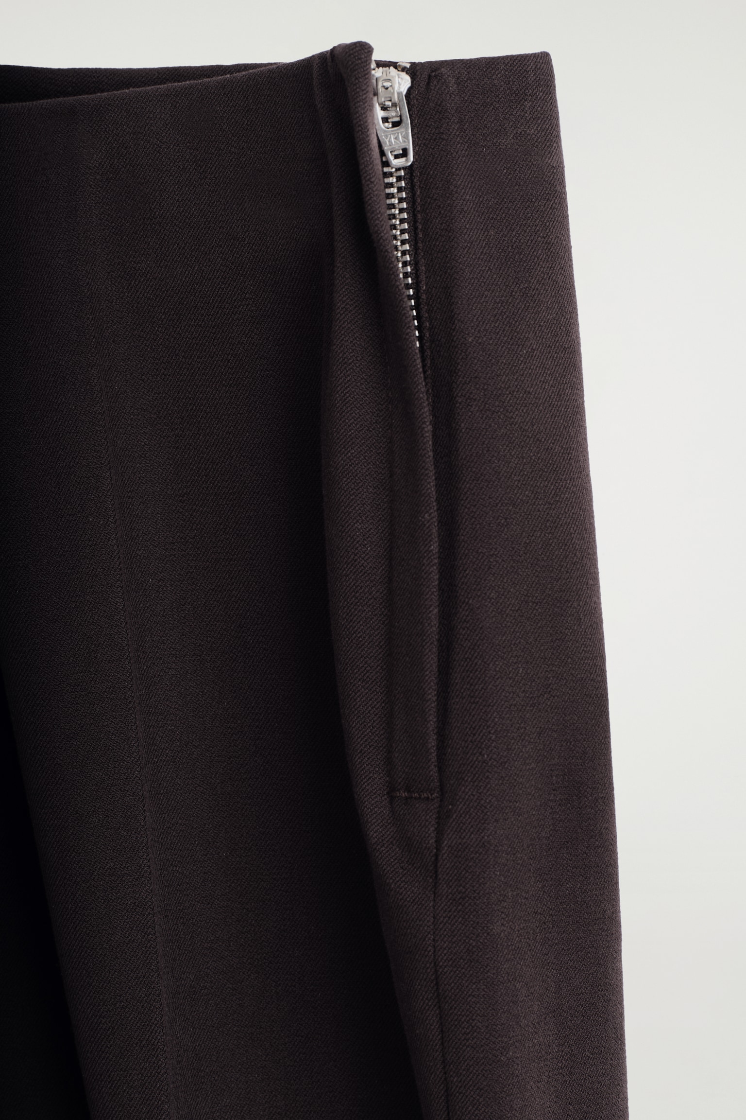 SLIM-LEG CROPPED TROUSERS - BROWN/BLACK - 3