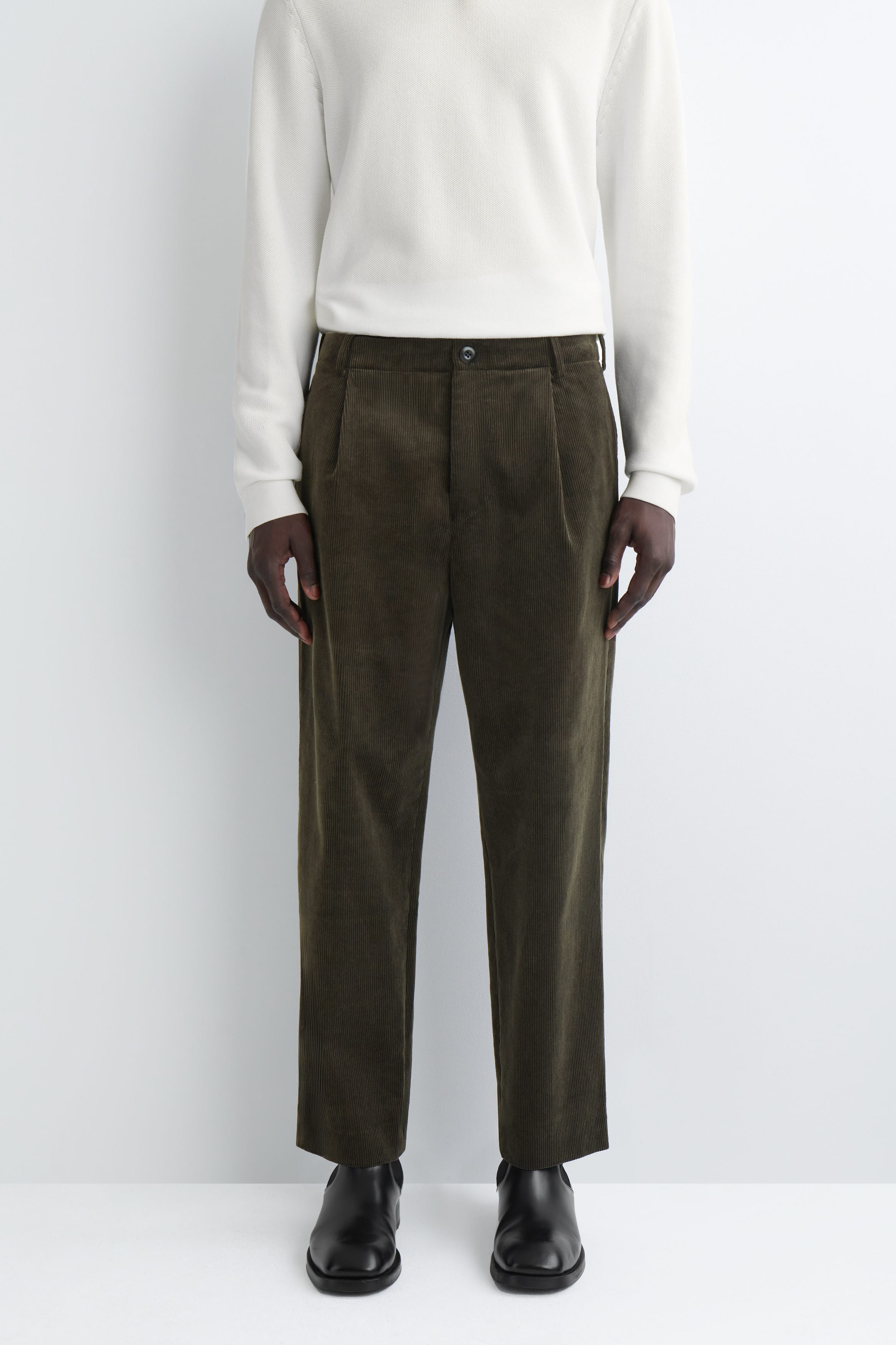 PLEATED CORDUROY STRAIGHT-LEG PANTS