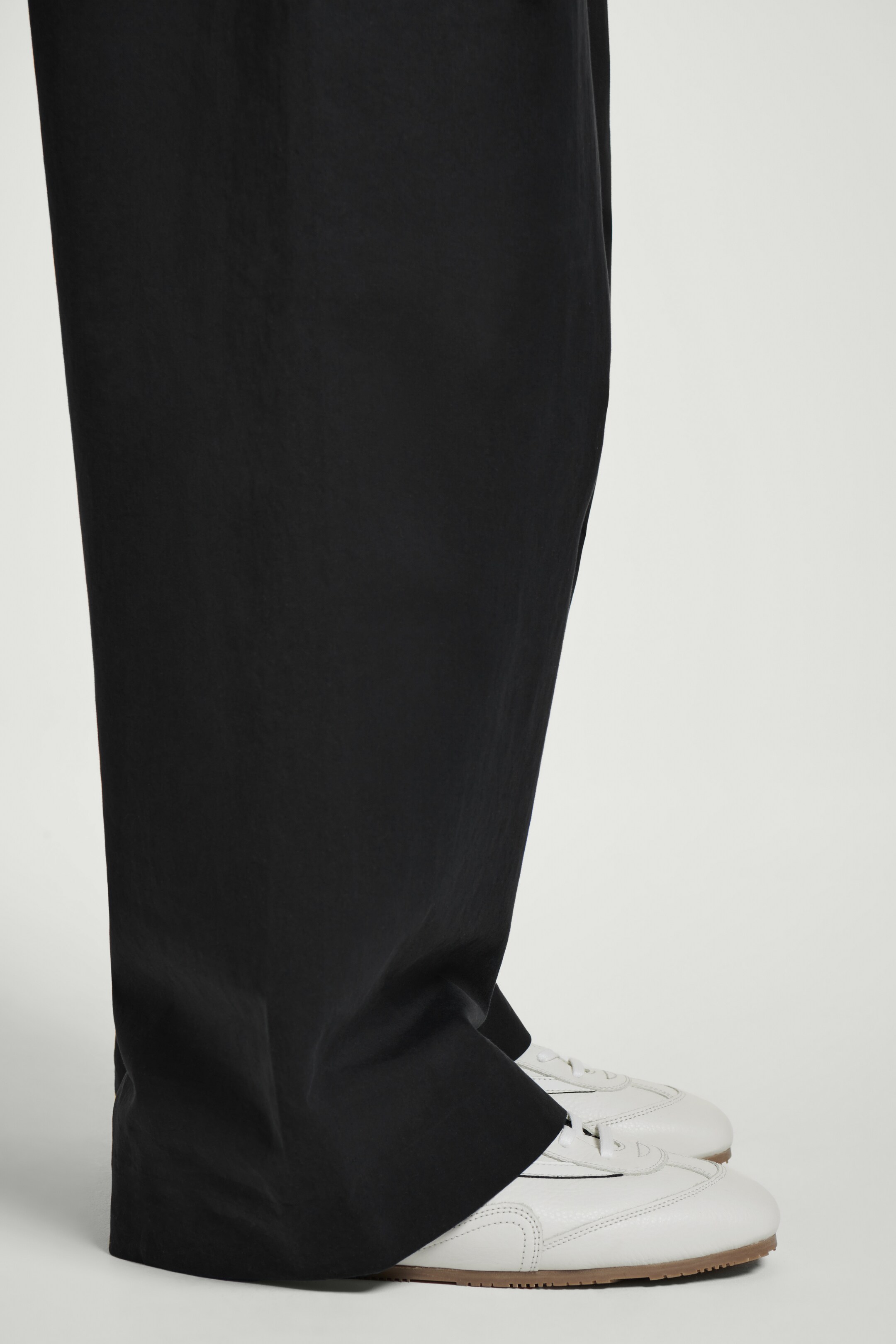 Nagyobb kép megtekintése: Minimal bőr edzőcipők - KRÉTA - FÉRFI | H&M HU 2