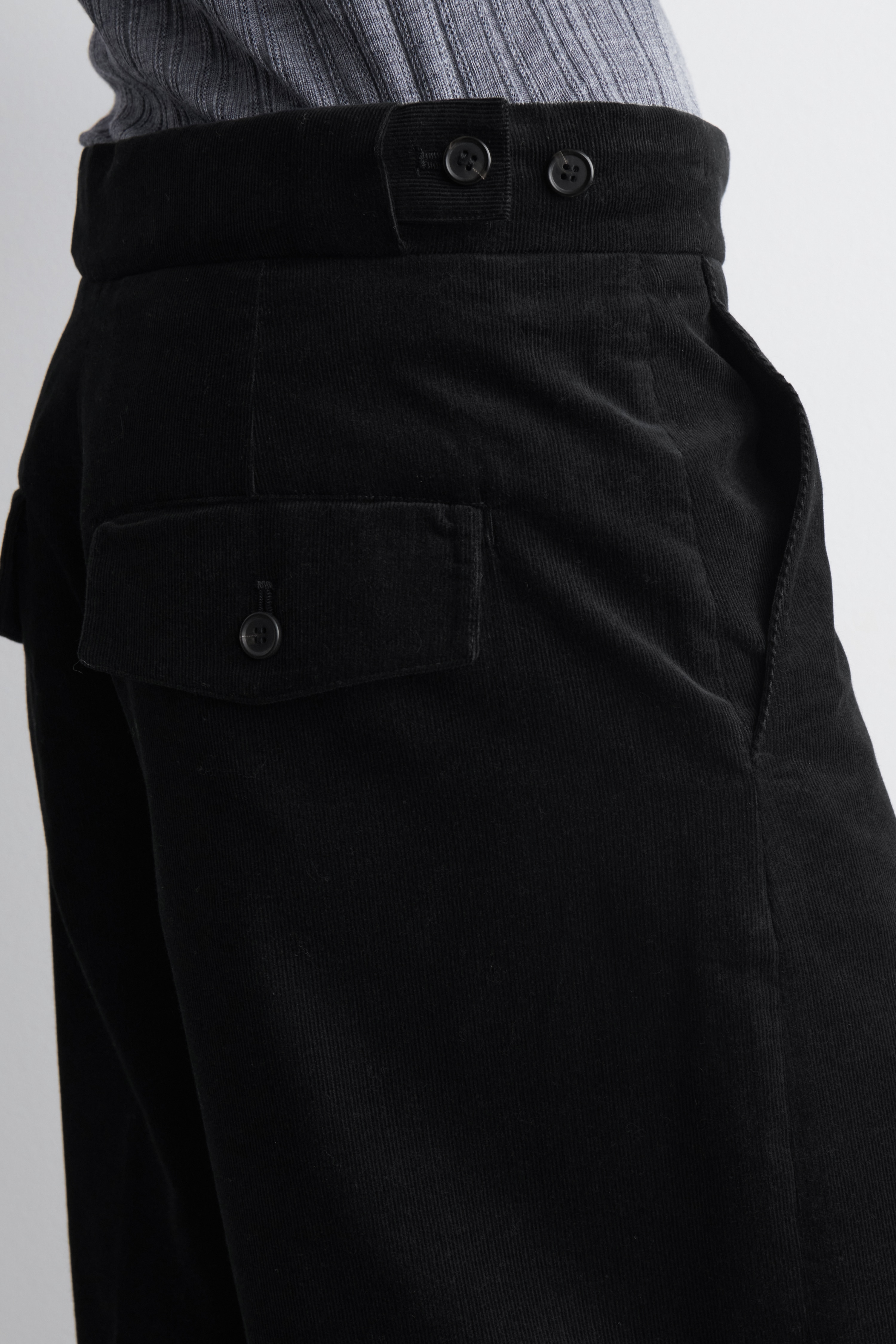 CROPPED CORDUROY TROUSERS - ČIERNA