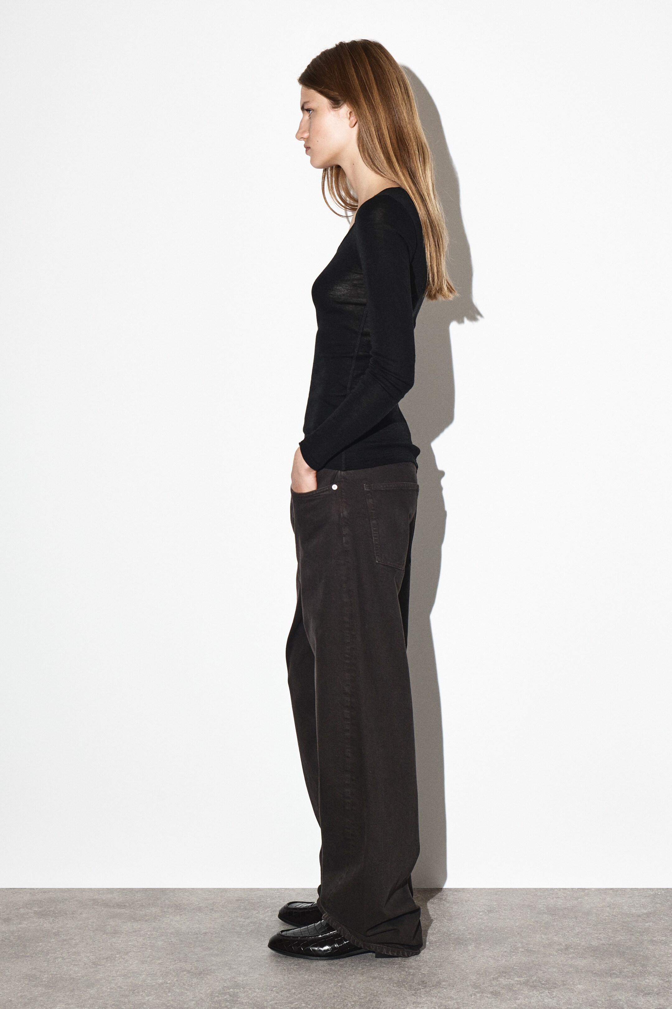 Visualizza immagine più grande: MAGLIA IN LANA MERINO CON SCOLLO ARROTONDATO - NERO - DONNA | H&M IT 4