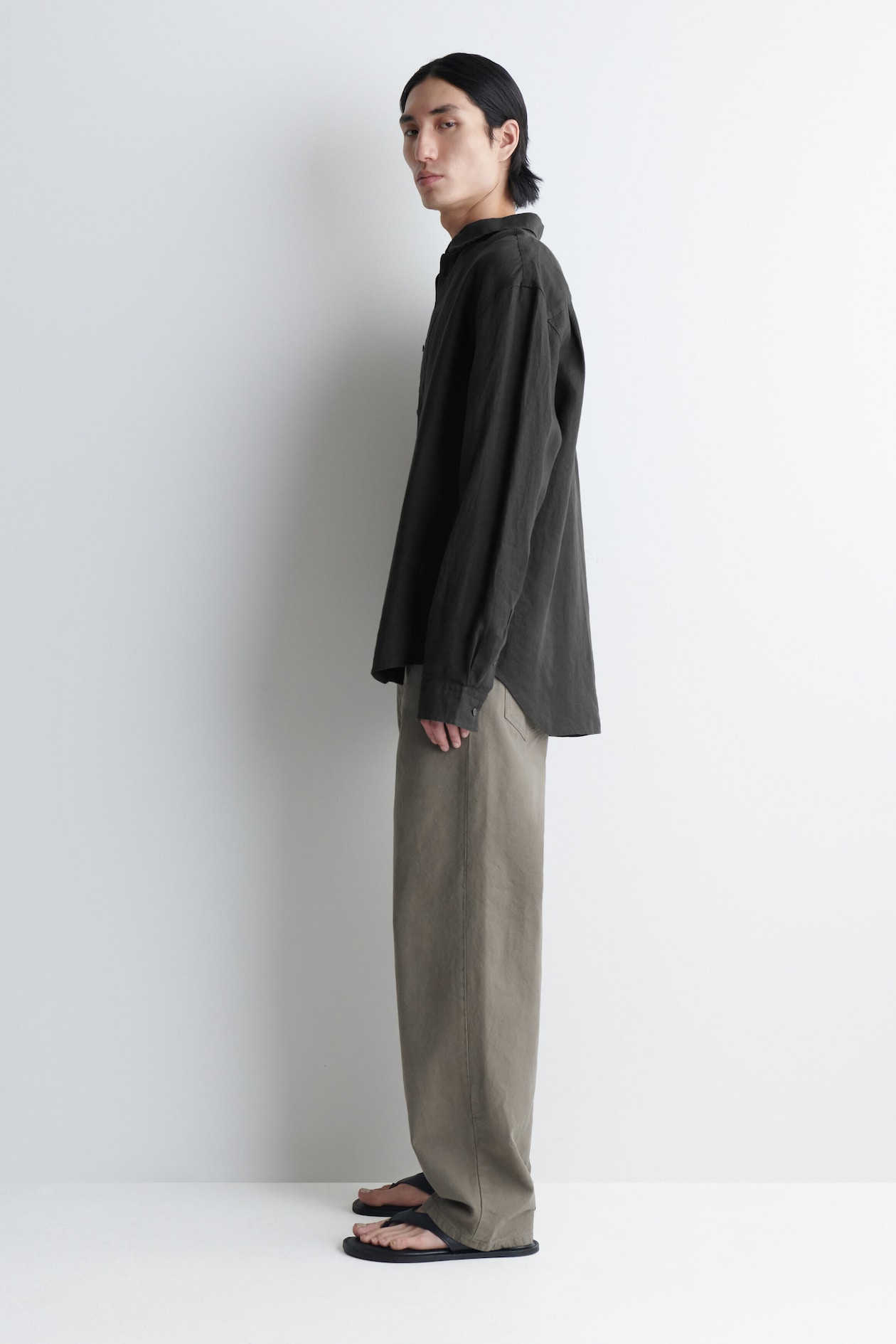 RELAXED LINEN SHIRT — BLACK