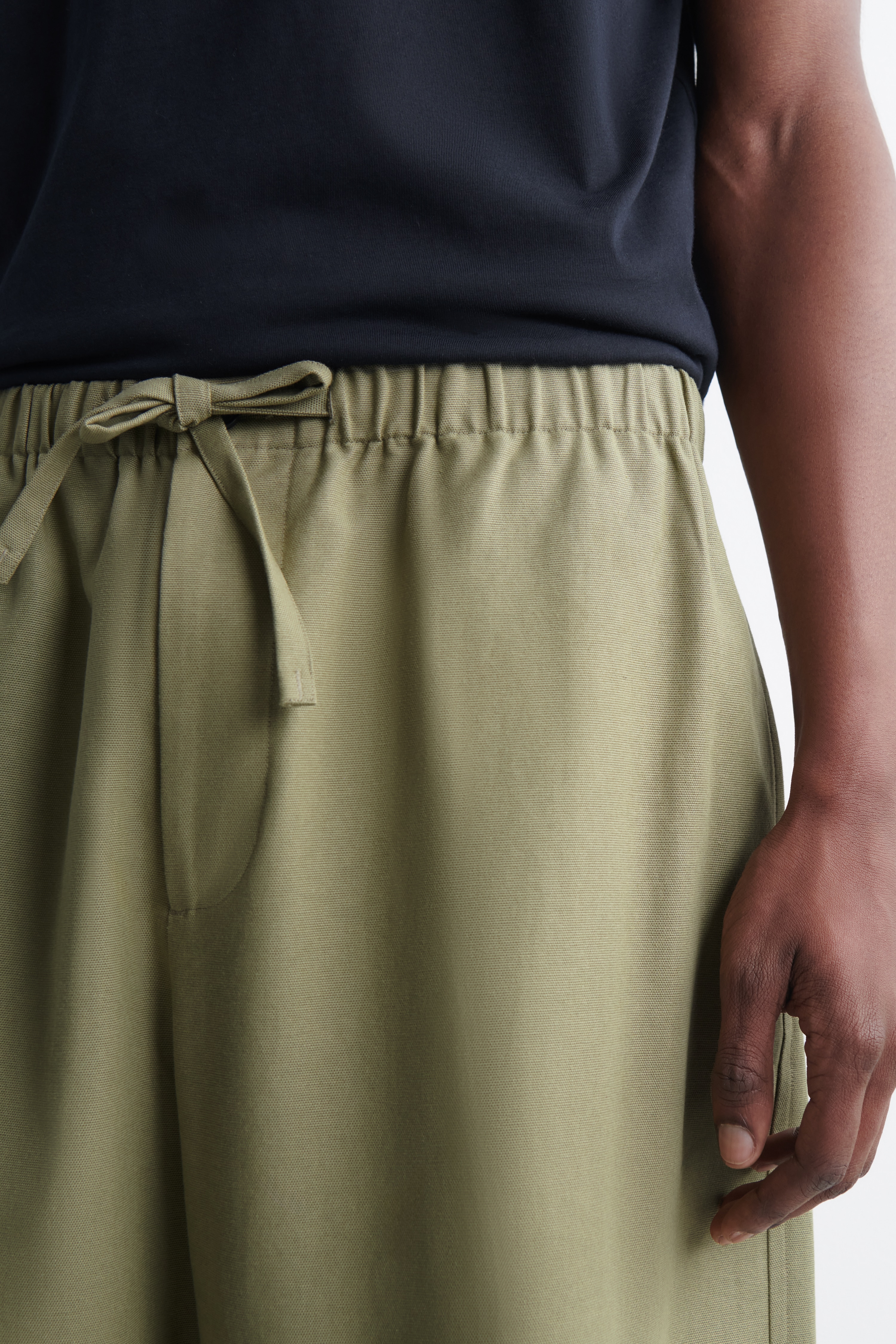RELAXED-FIT BARREL-LEG DRAWSTRING TROUSERS