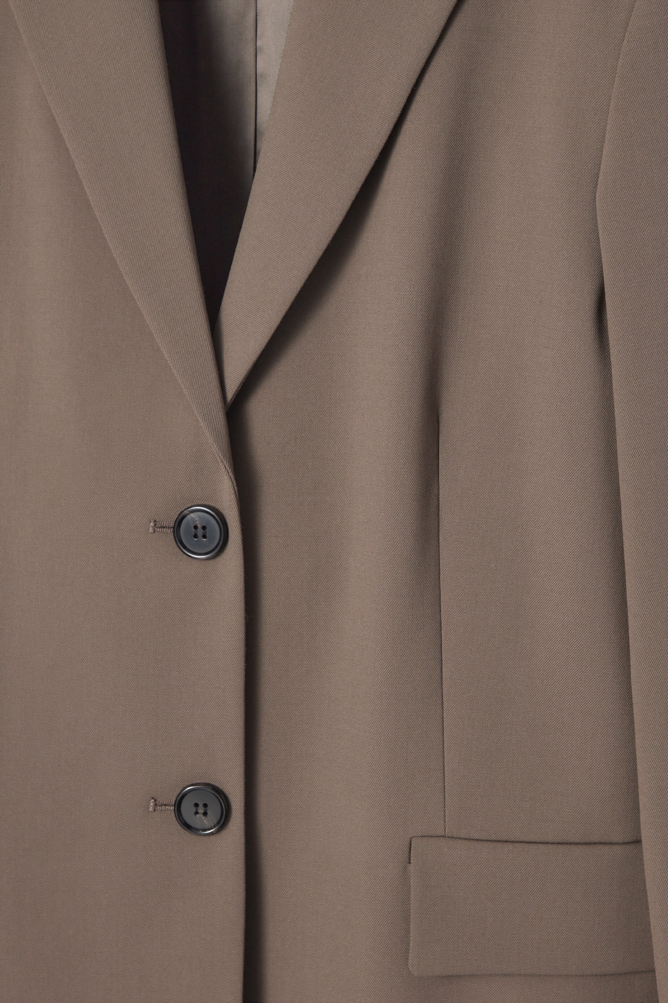 Größeres Bild anzeigen: LOCKERER ZWEIREIHIGER BLAZER AUS WOLL-MIX - BRAUN - Ladies | H&M AT 2