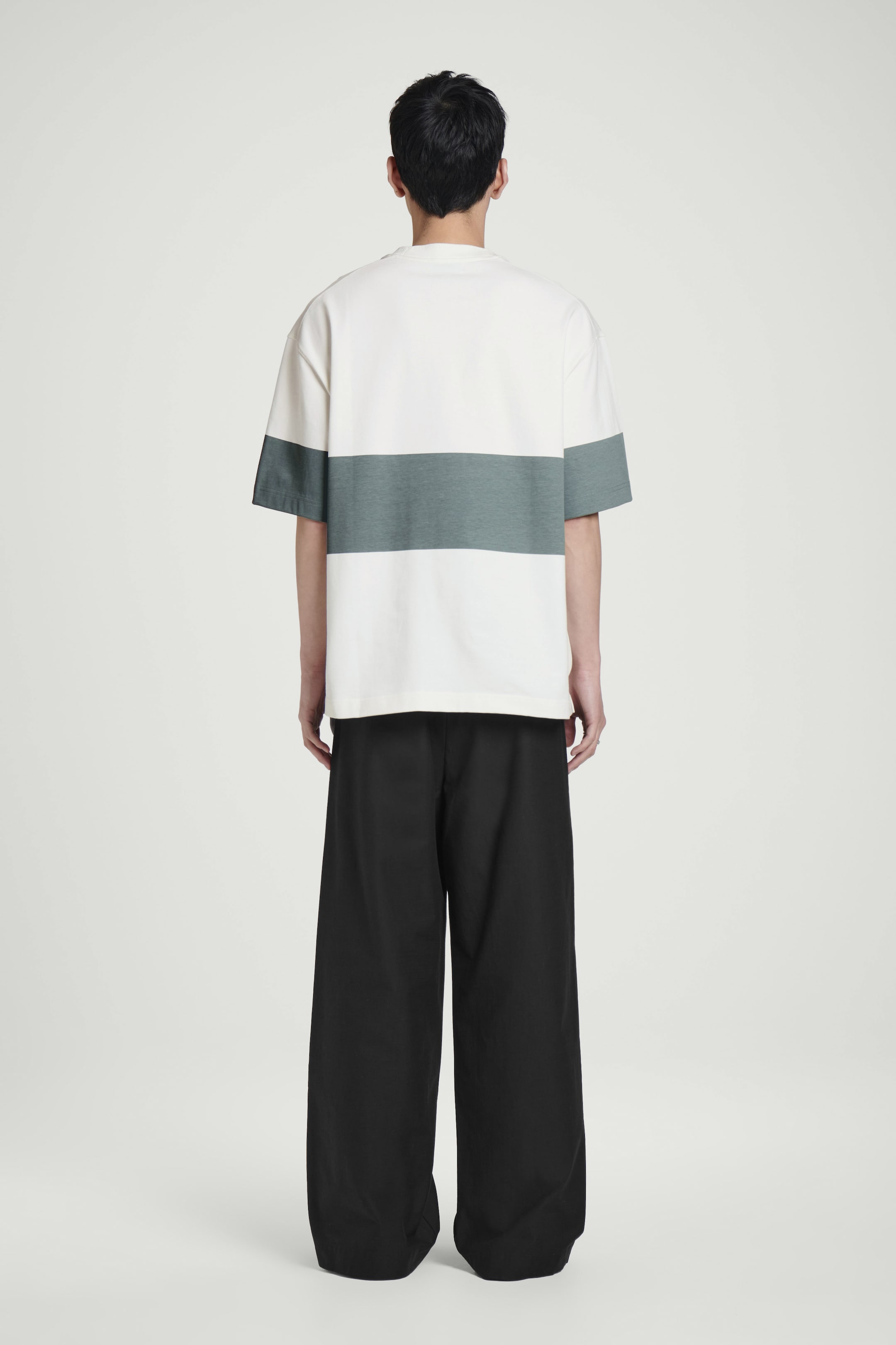 Grotere afbeelding bekijken: Oversized kleurblok katoenen T-shirt - wit / staalblauw - HEREN | H&M BE 3
