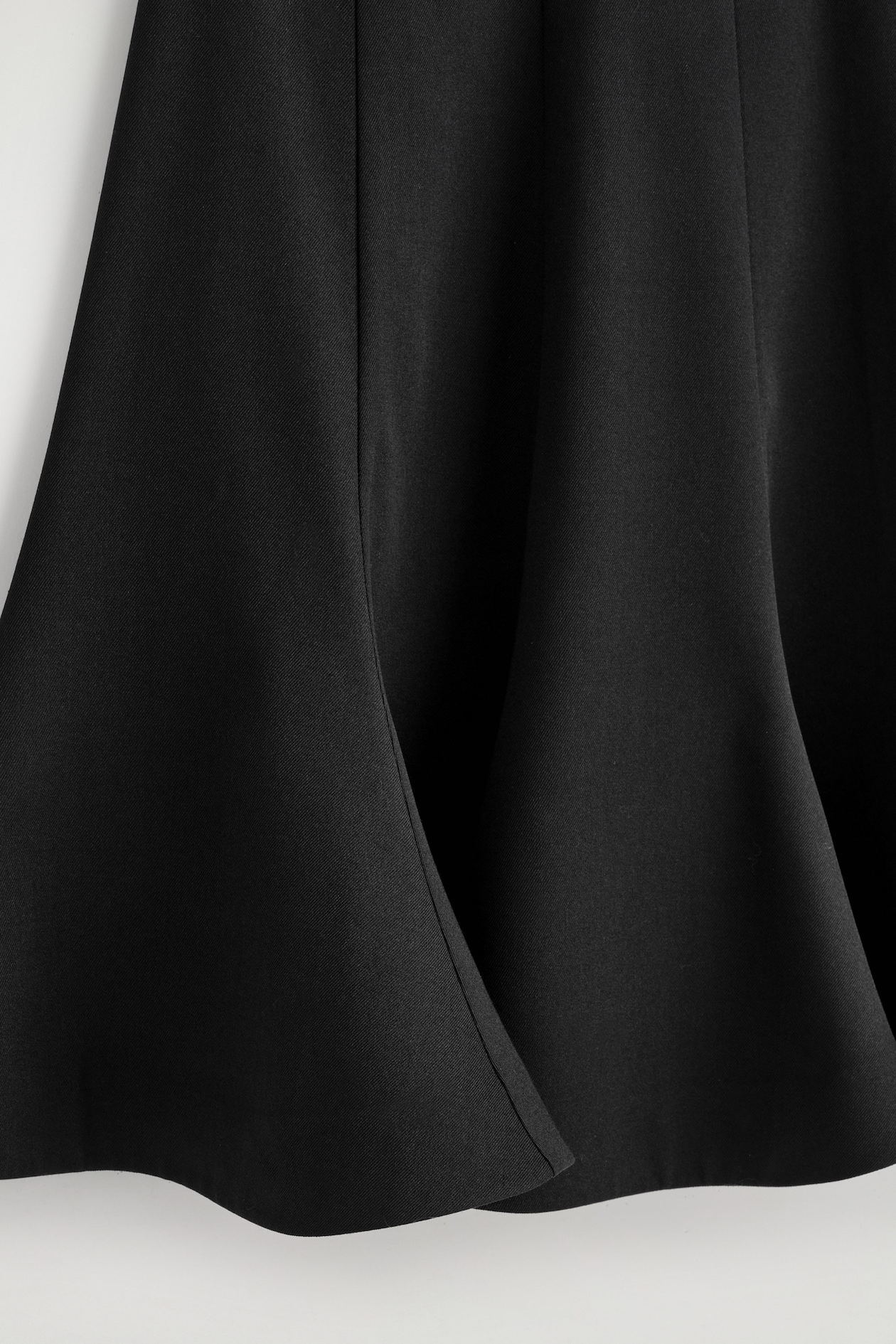 FLARED MINI SKIRT — BLACK
