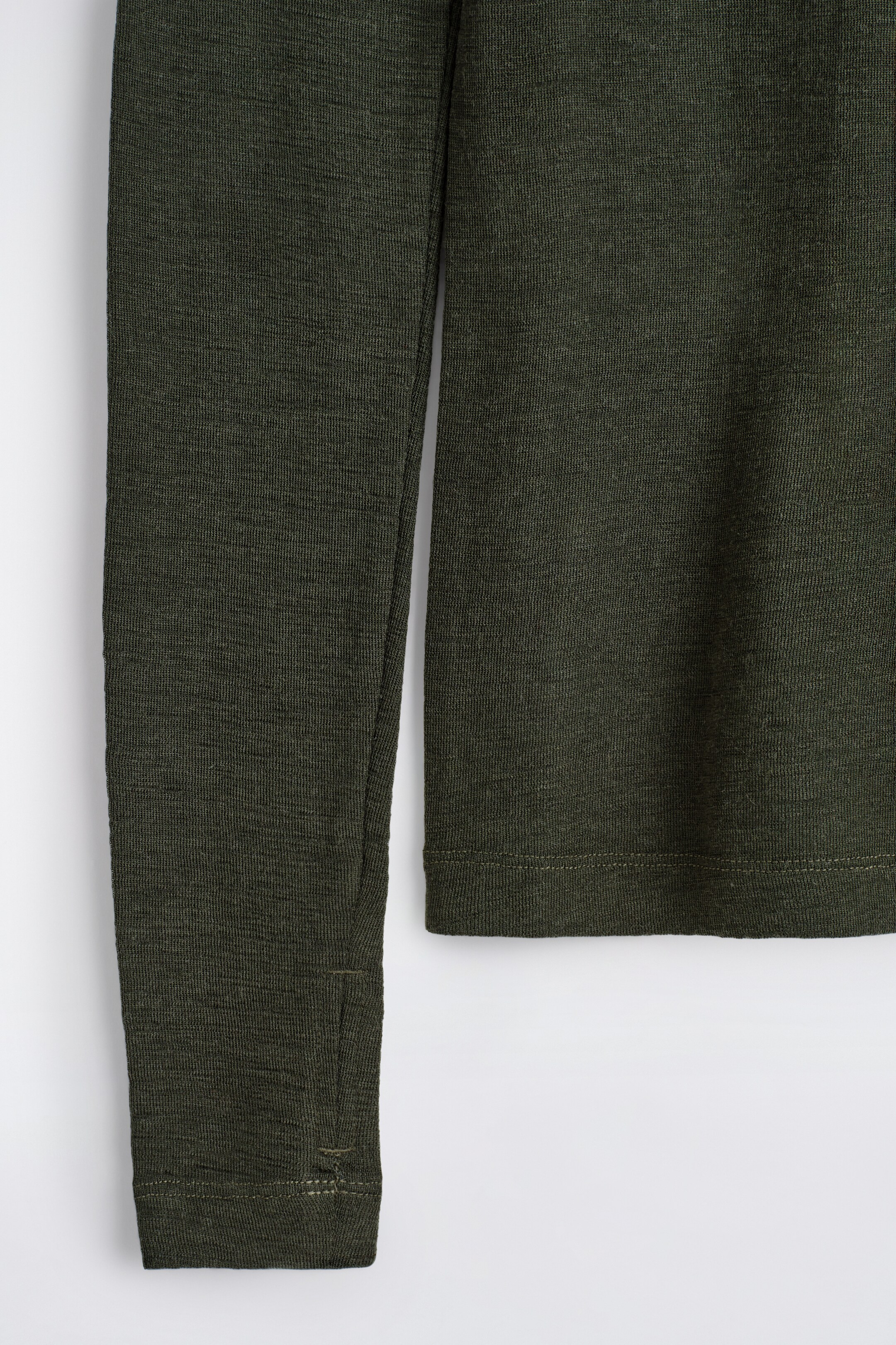 Ingrandisci l'immagine: SLIM MERINO WOOL TOP - DARK GREEN - DONNA | H&M CH 7