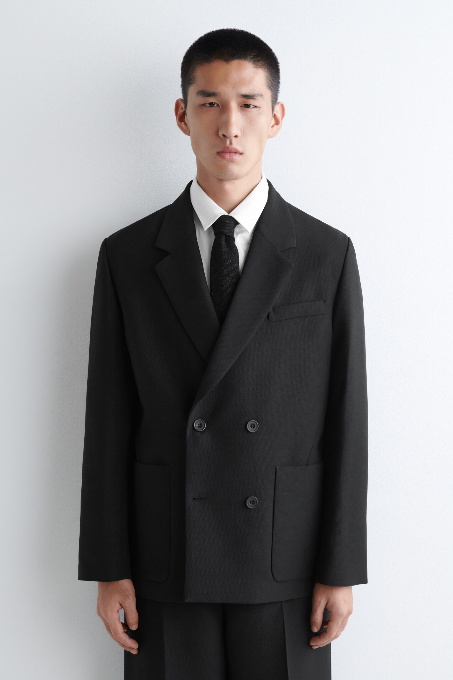 TRBLIETAVÁ PLETENÁ KRAVATA Z MERINO VLNY - ČIERNA - 2