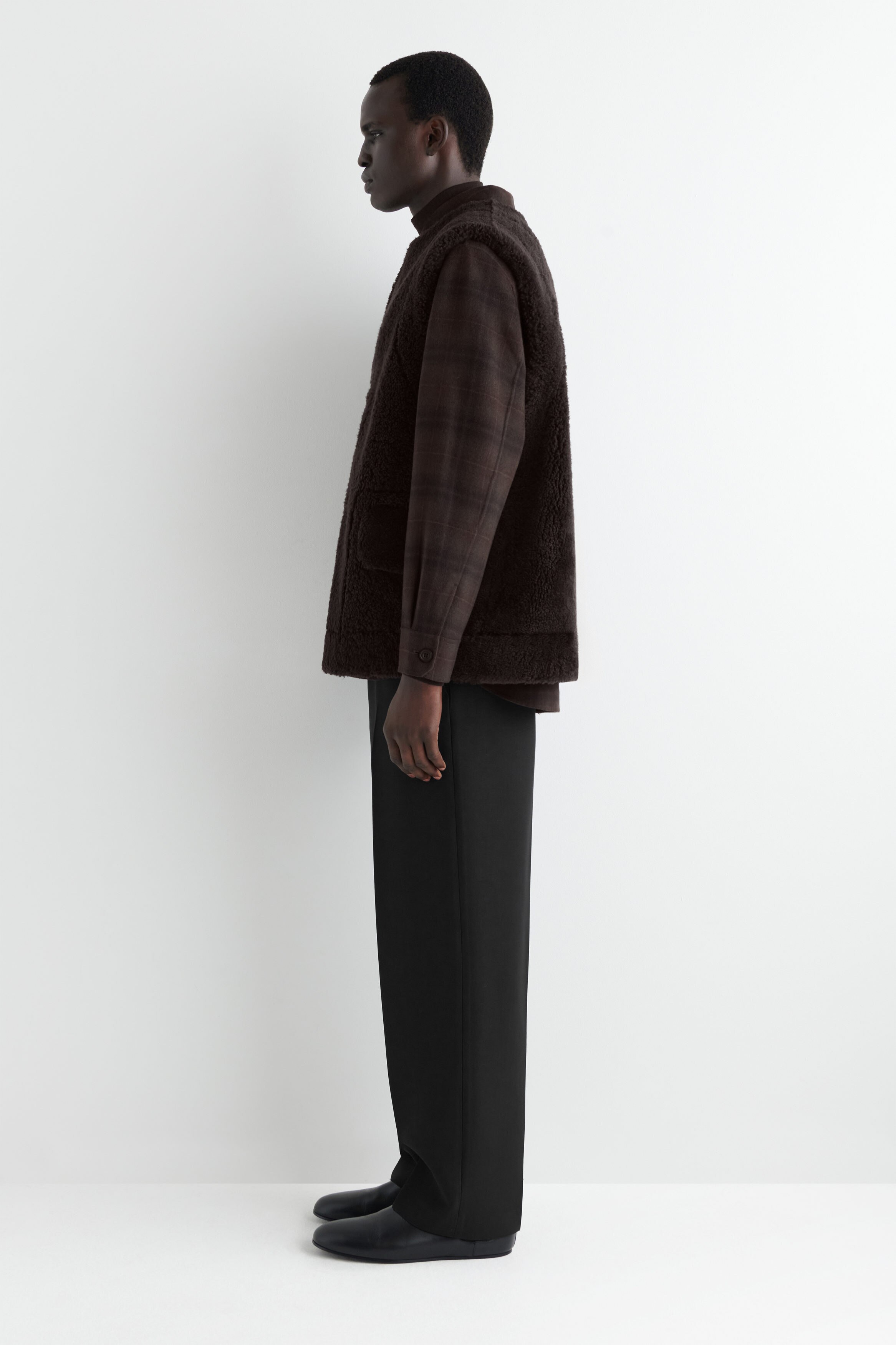 SHEARLING GILET - ESPRESSO | COS