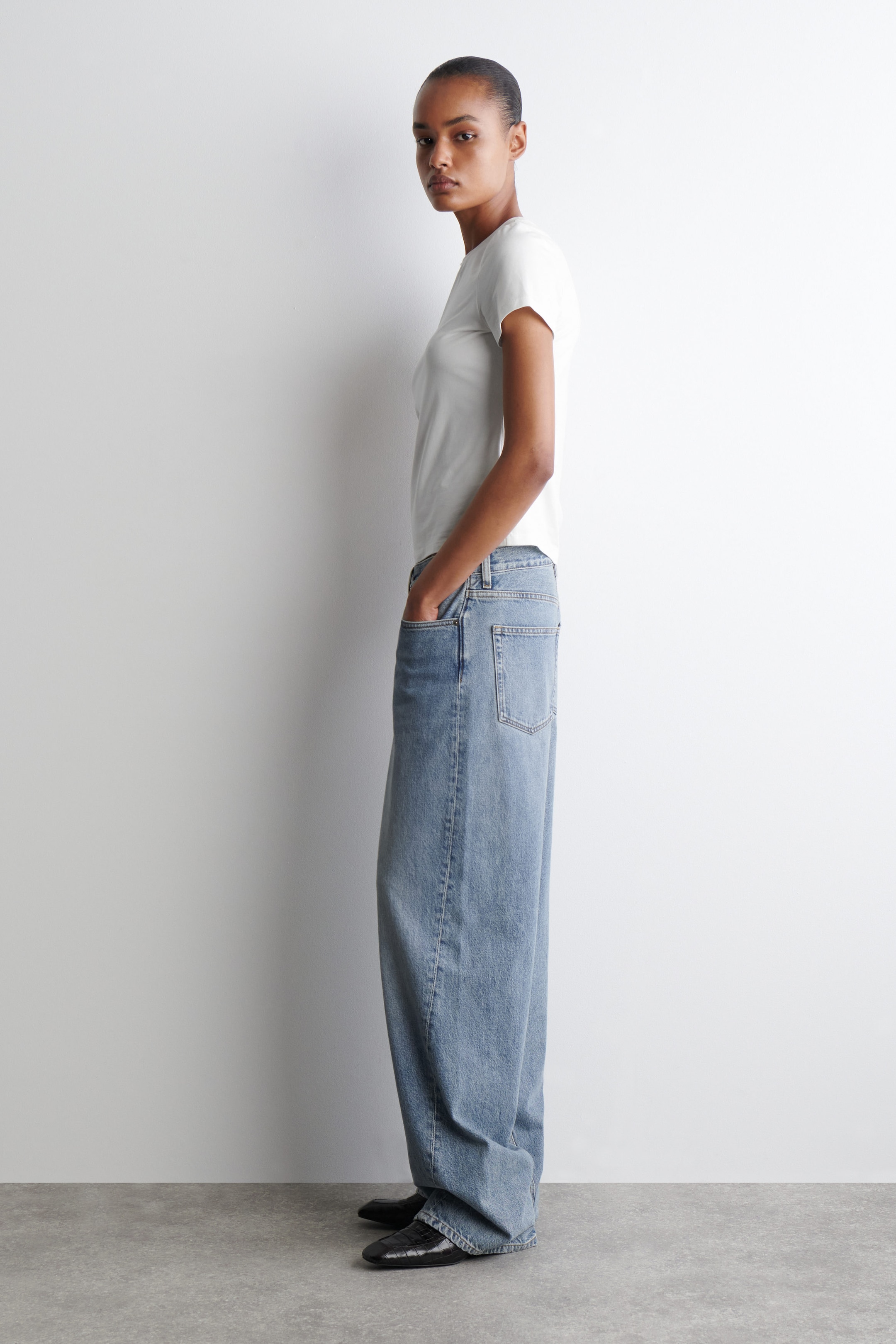 FACADE STRAIGHT-LEG JEANS