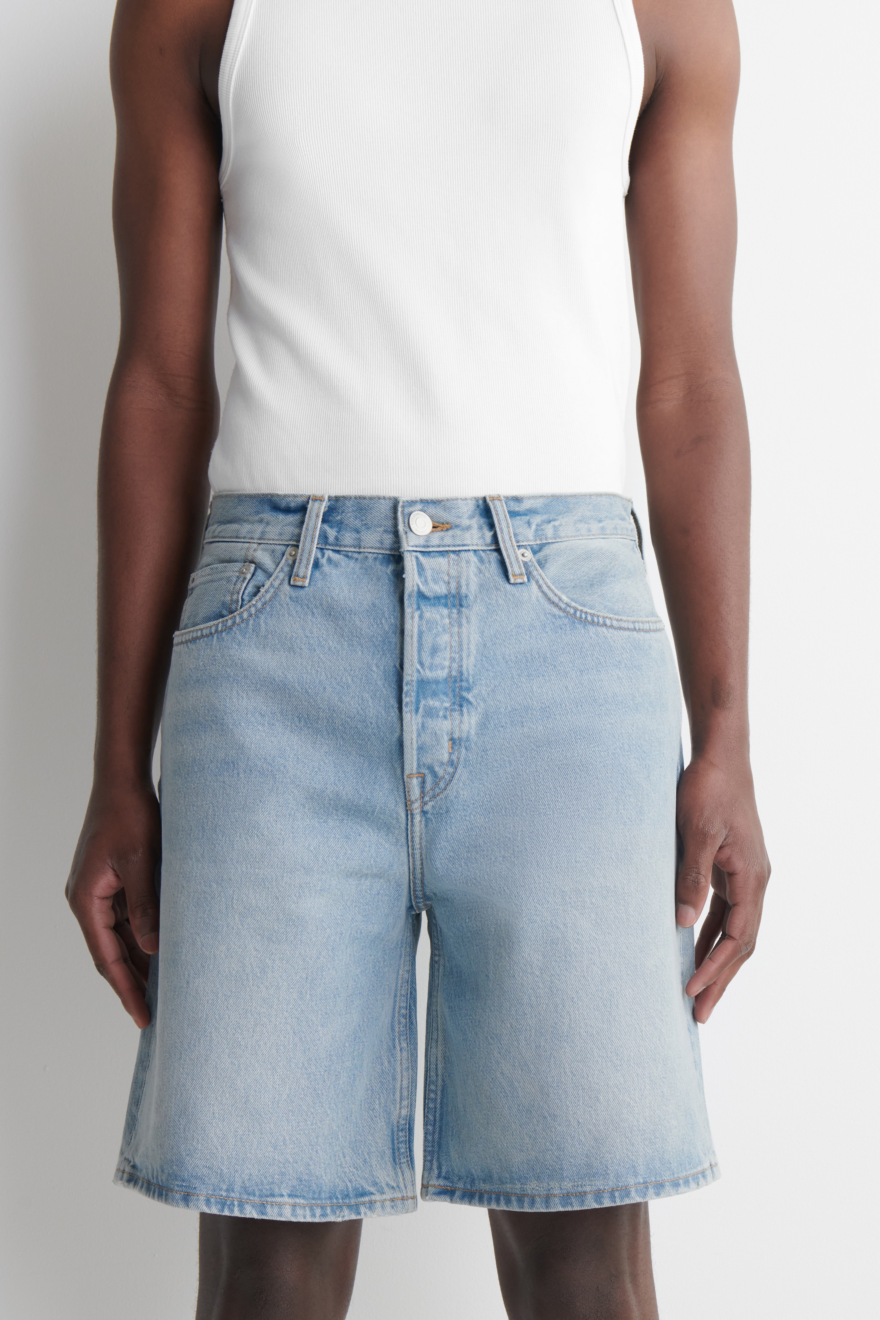 KNEE-LENGTH DENIM SHORTS