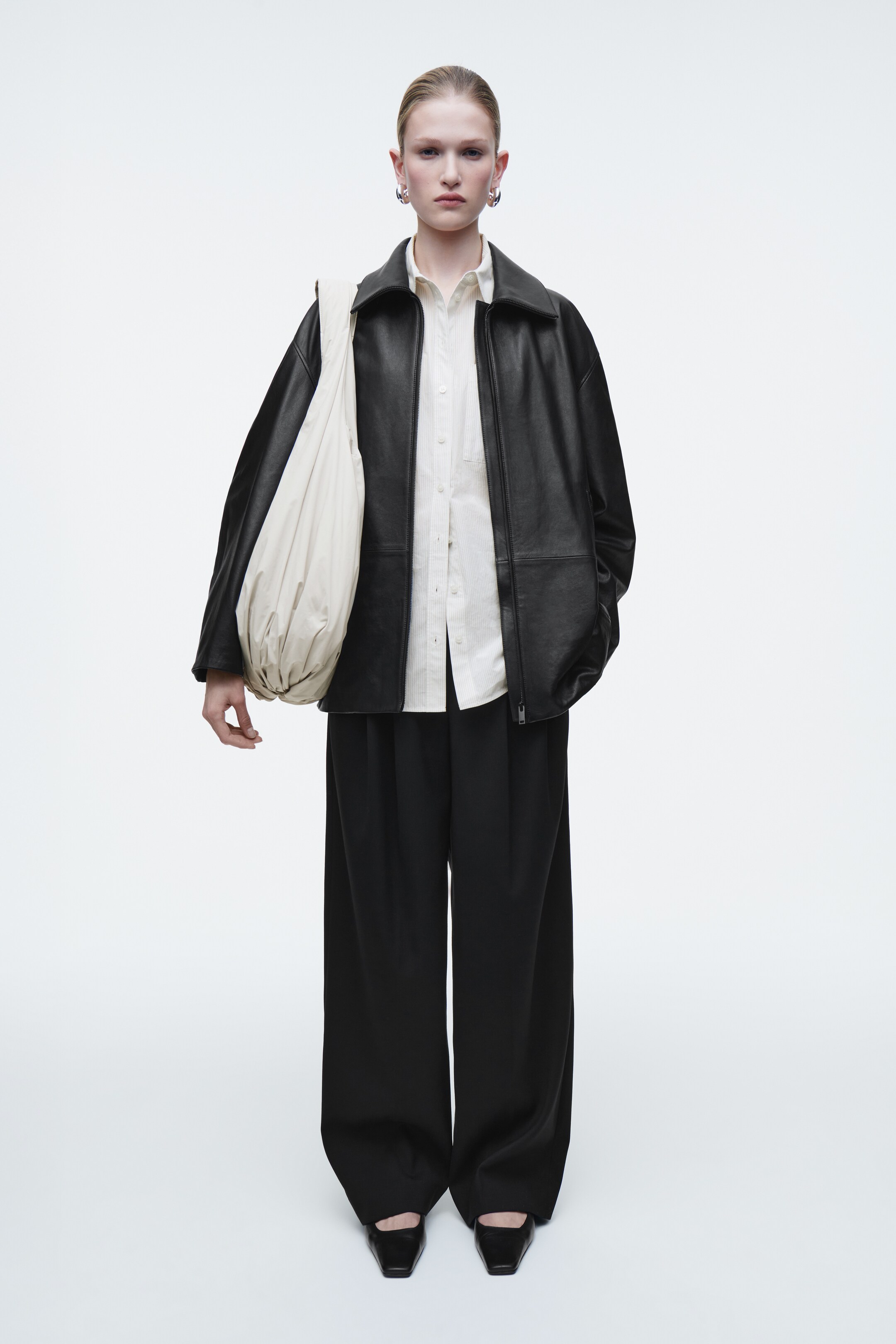 Grösseres Bild ansehen: CLOUD TOTE BAG - KREIDEWEISS - DAMEN | H&M CH 2