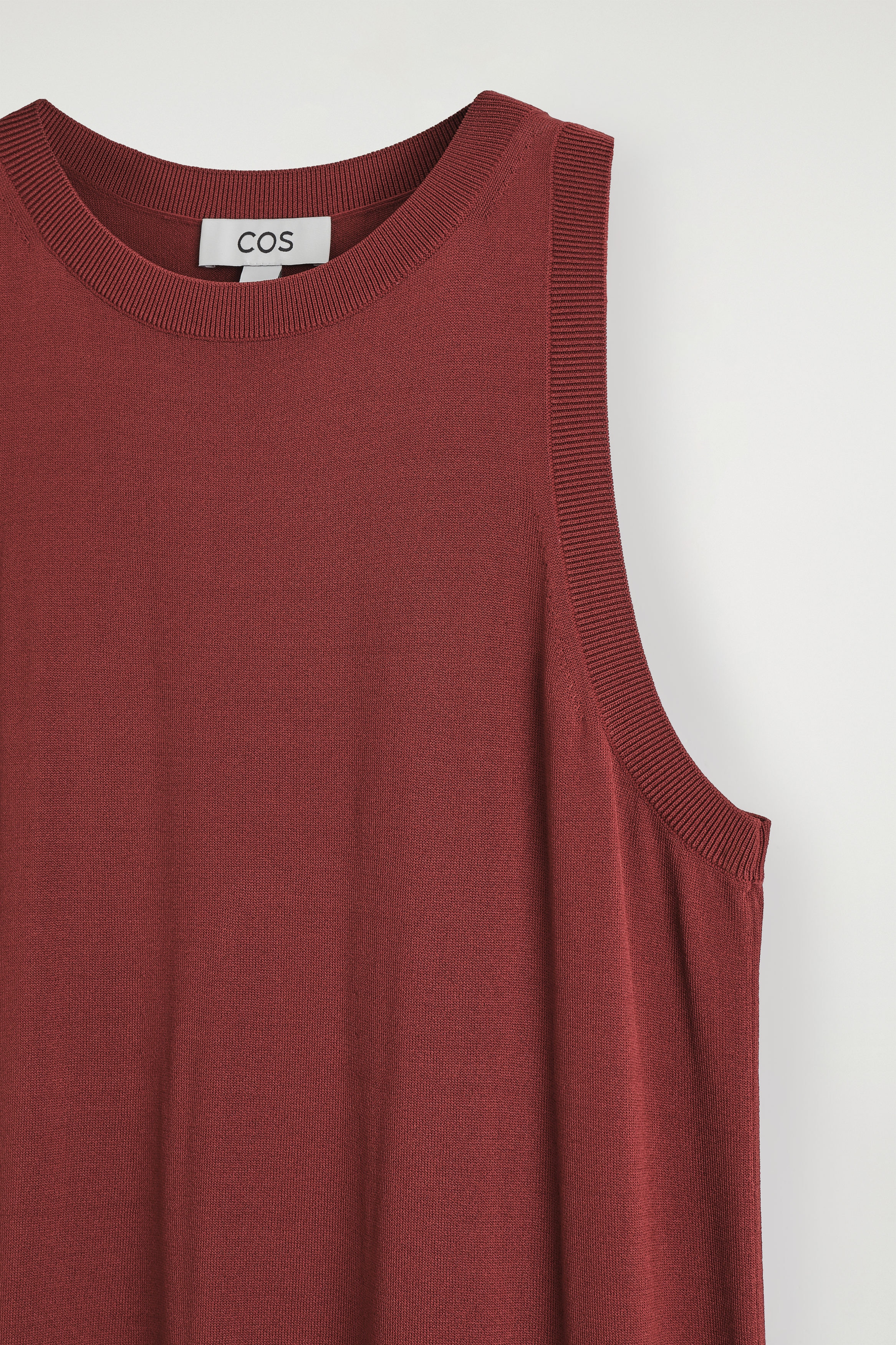 SLEEVELESS KNITTED MIDI DRESS - DARK RED | COS US