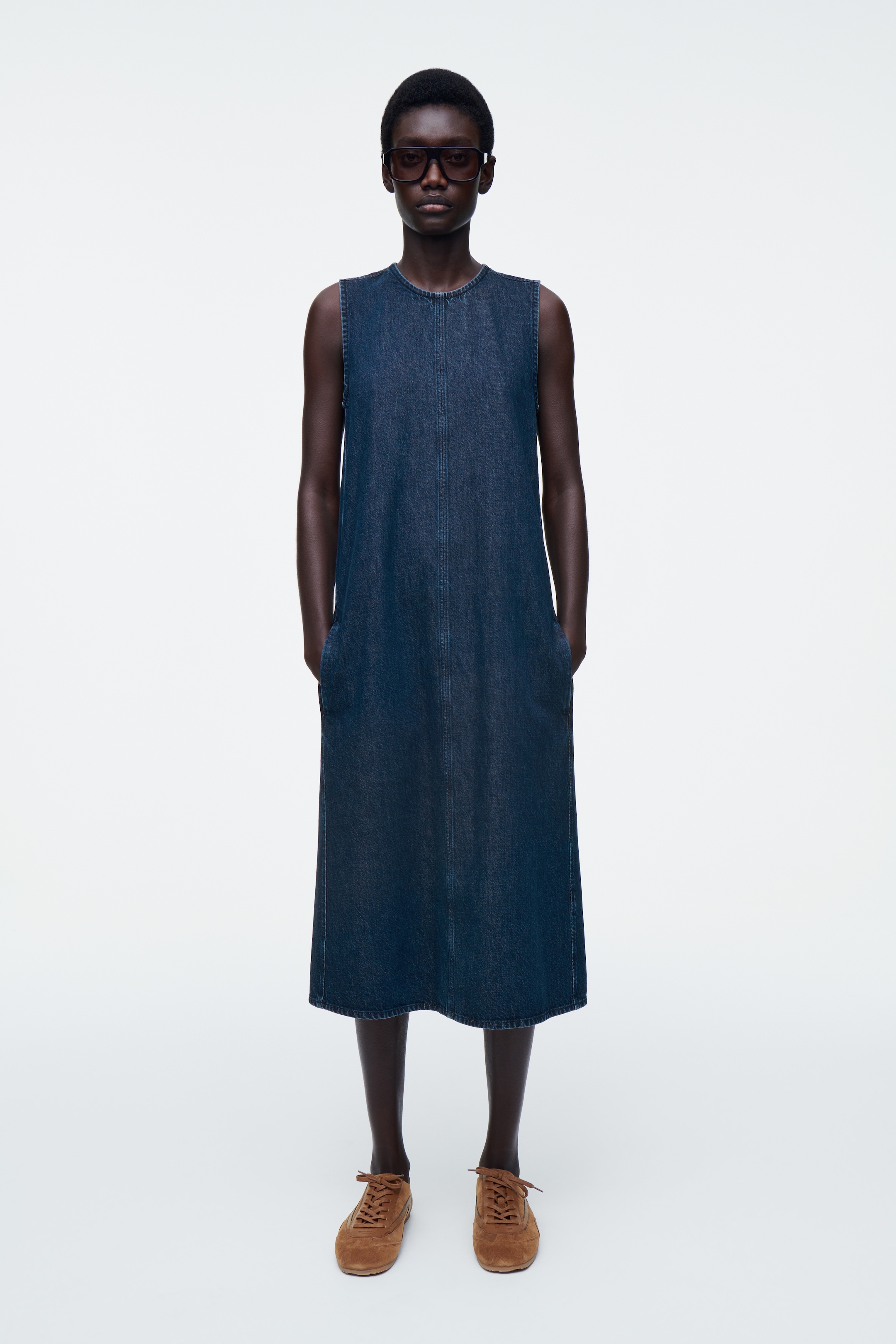 Se større billede: ÆRMELØS MIDIKJOLE I DENIM - BLÅ - DAME | H&M DK 1