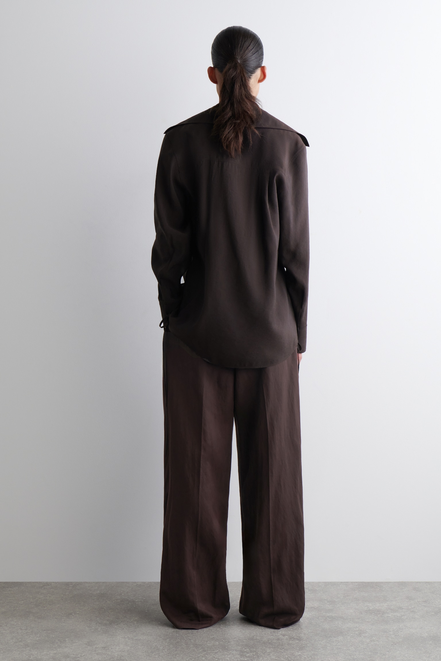 WIDE-COLLAR MODAL BLOUSE - DARK BROWN/ECRU - 6