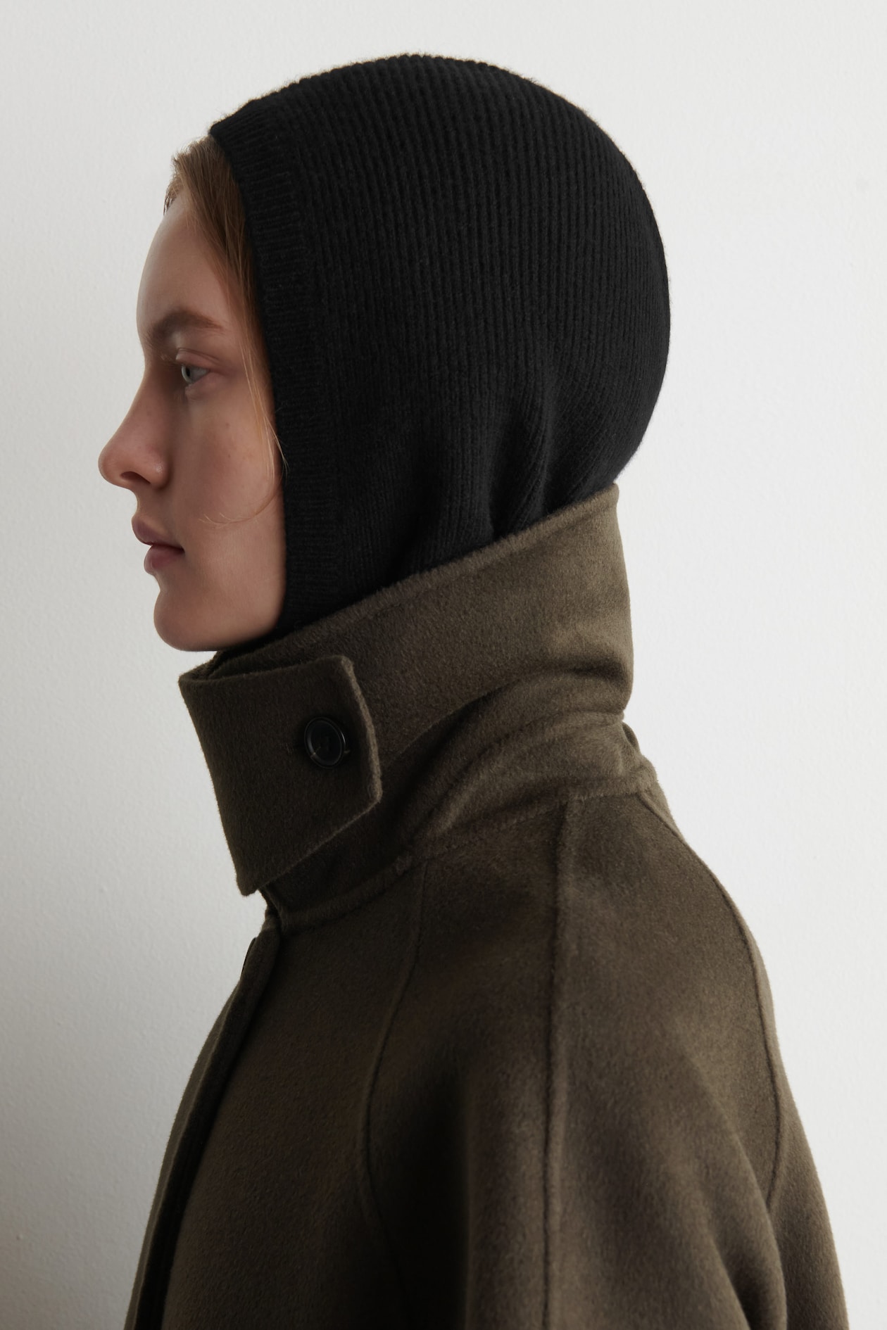 RIBBED WOOL-CASHMERE BALACLAVA — BLACK