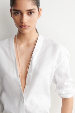 BUTTON-DETAIL LINEN V-NECK SHIRT — WHITE 6
