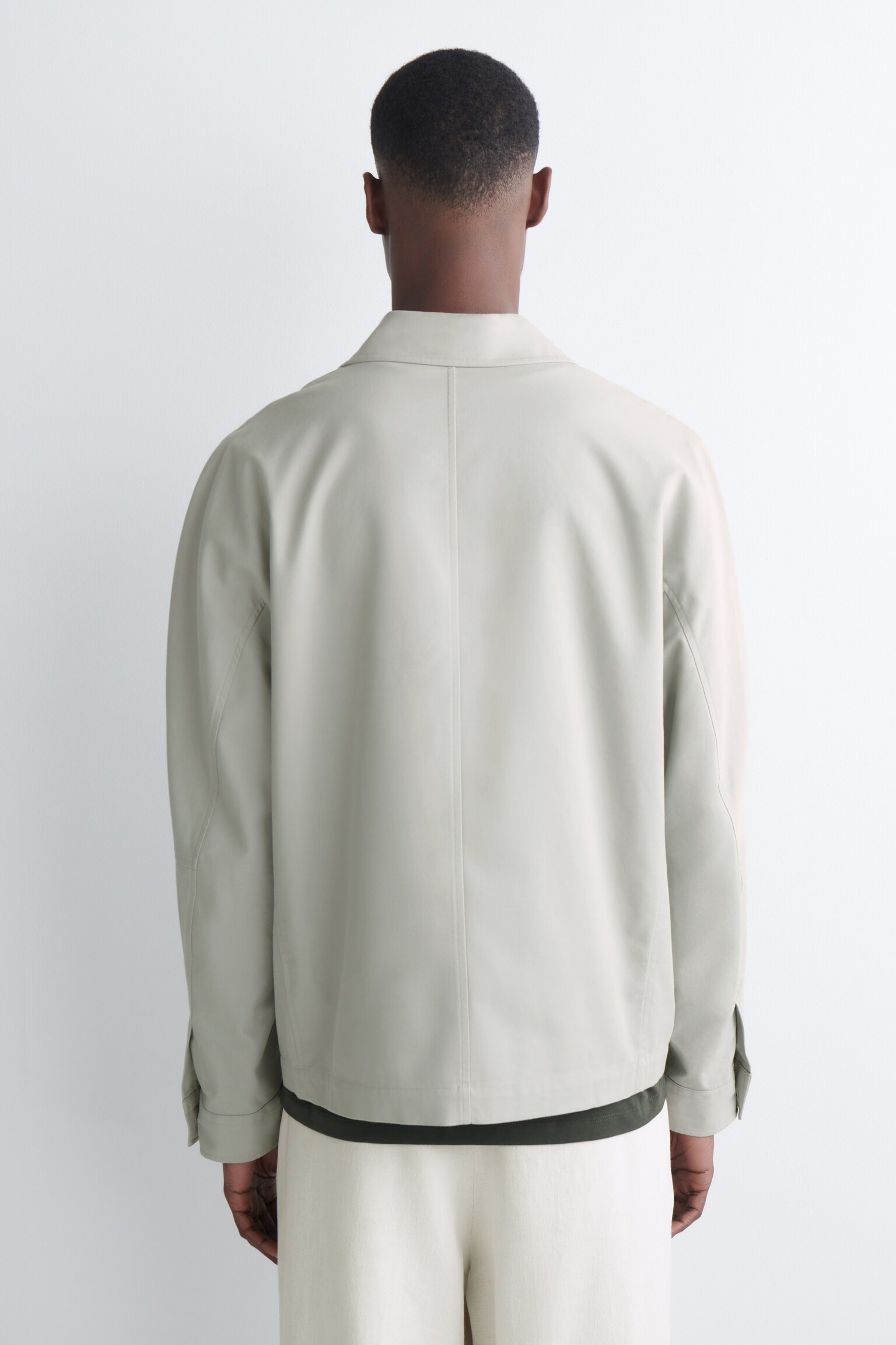 VOLNÁ BAVLNĚNÁ KOŠILE - SVĚTLE ŠEDÁ/TMAVĚ HNĚDÁ - 5