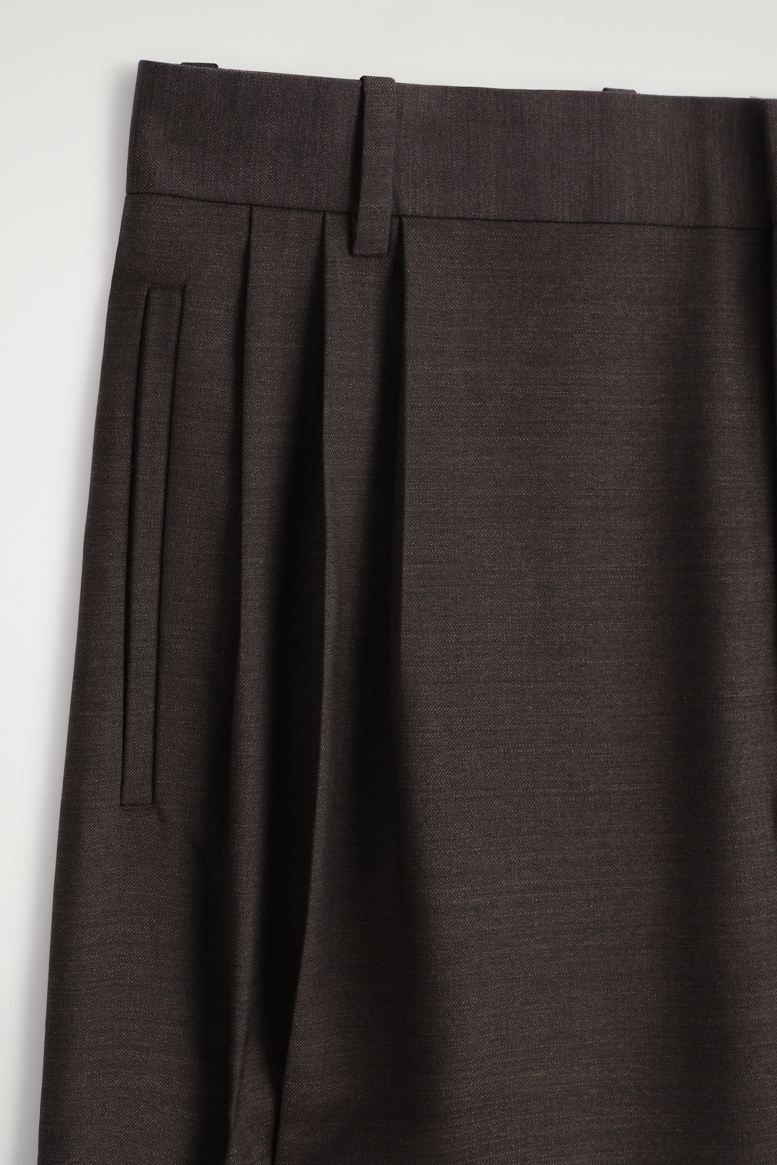 PANTALONES ANCHOS DE LANA CON PINZAS - MARRÓN OSCURO/NEGRO - 5