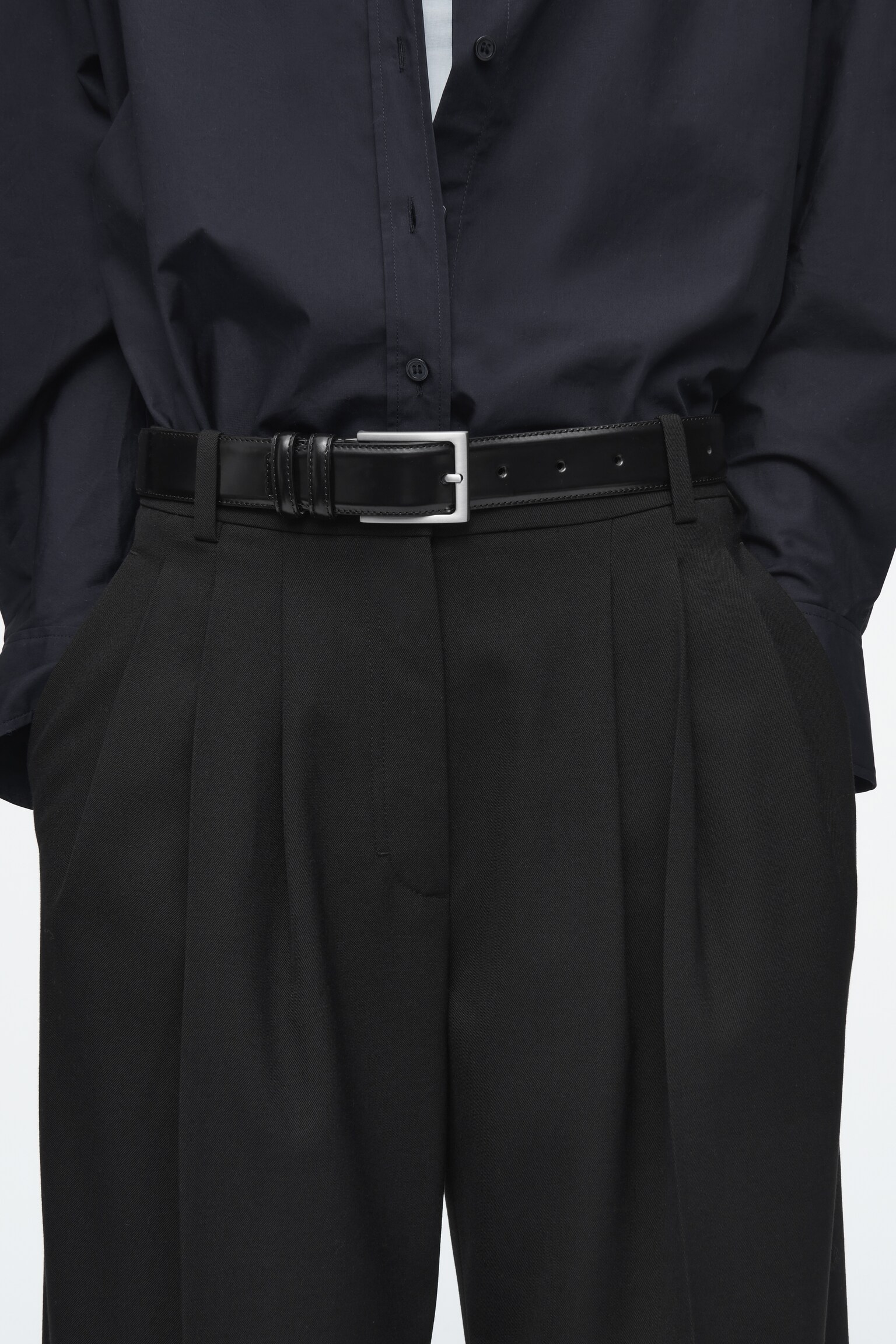 WOLLHOSE MIT BARREL-BEIN UND FALTEN - SCHWARZ/ANTHRAZIT/BEIGE MELIERT/BRAUN - 6