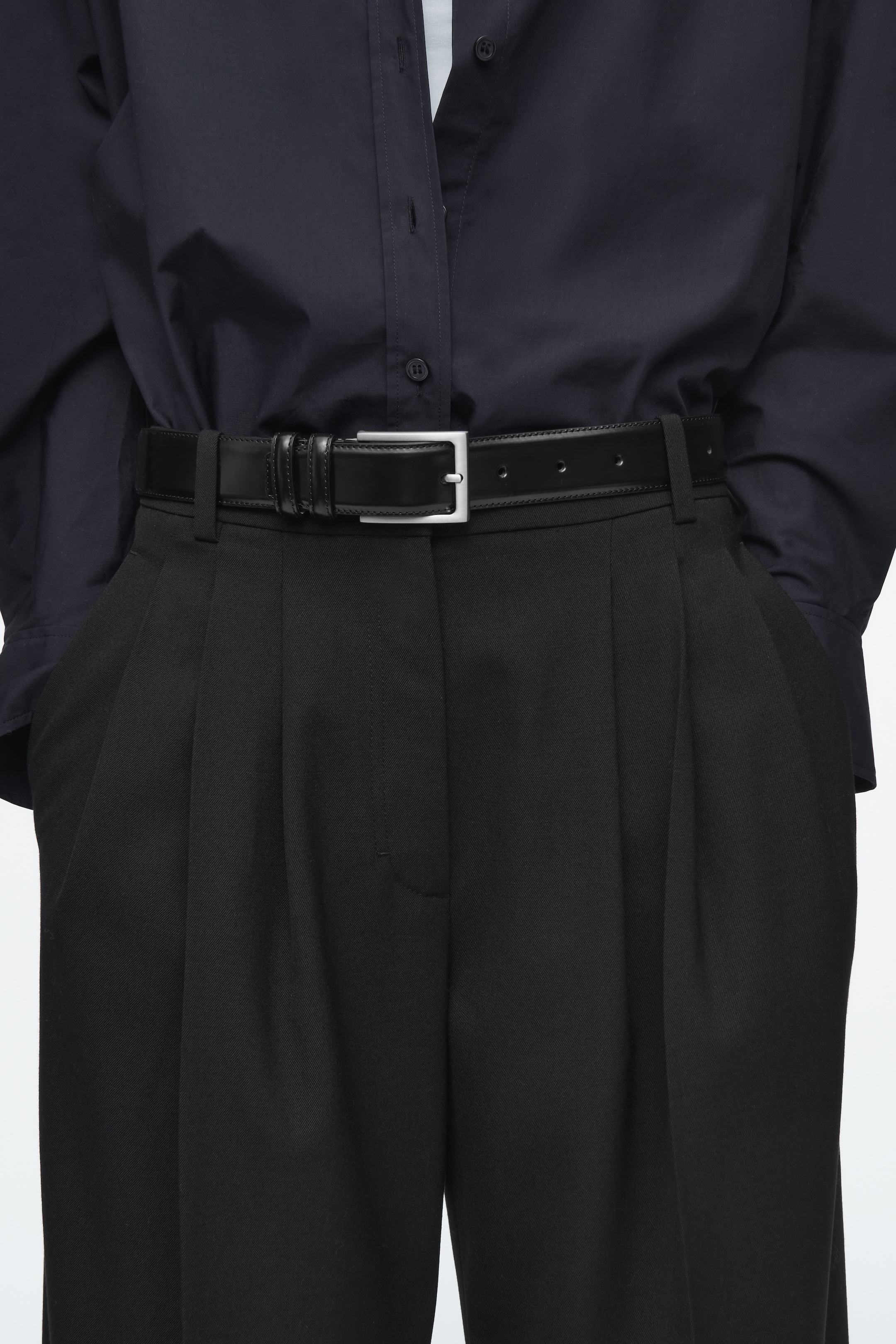 Zobacz większy obraz: SPODNIE Z NOGAWKAMI TYPU BARREL - CZARNY - ONA | H&M PL 3