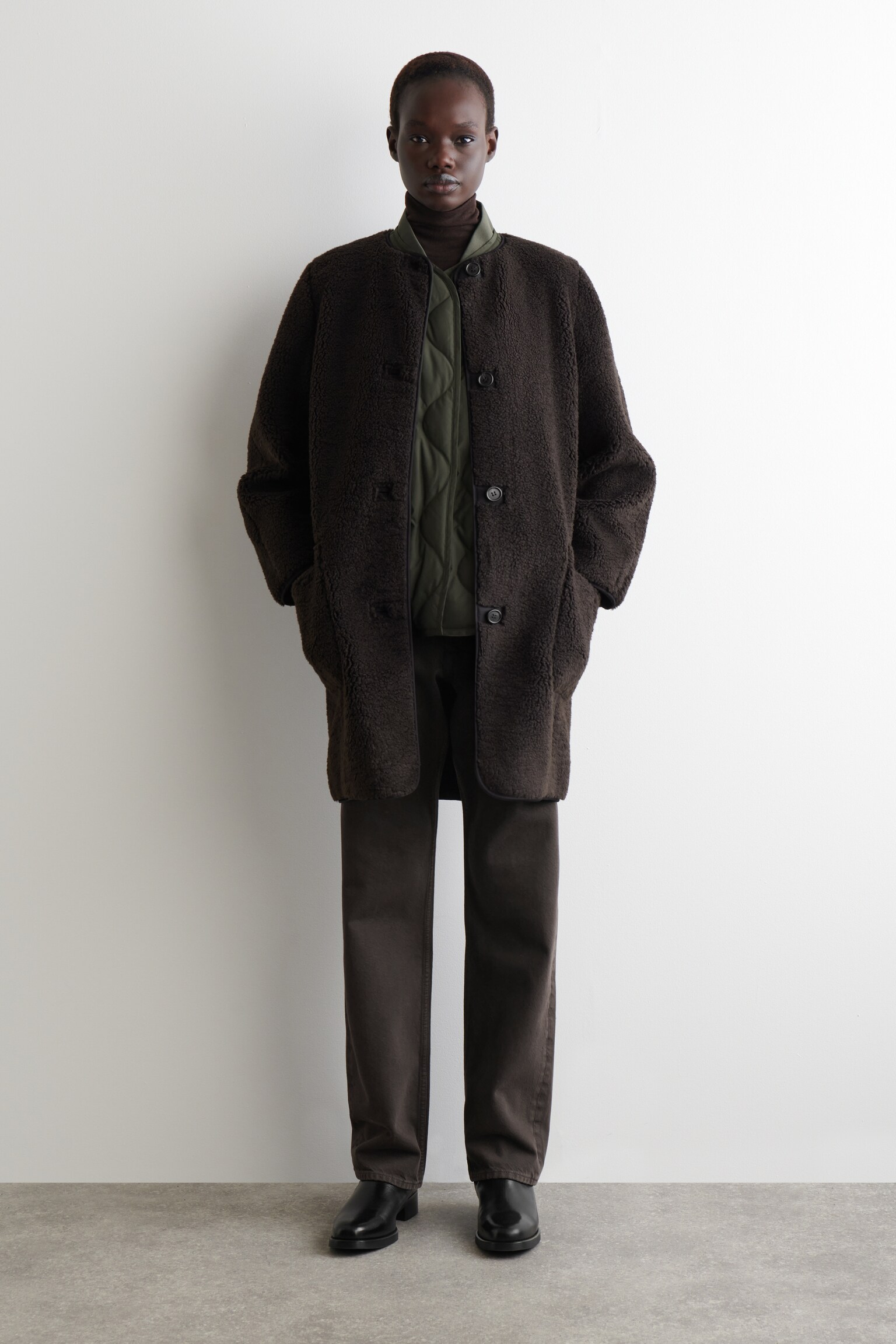 GILET OVERSIZE MATELASSÉ EN DUVET - KAKI FONCÉ/BEIGE FONCÉ - 4