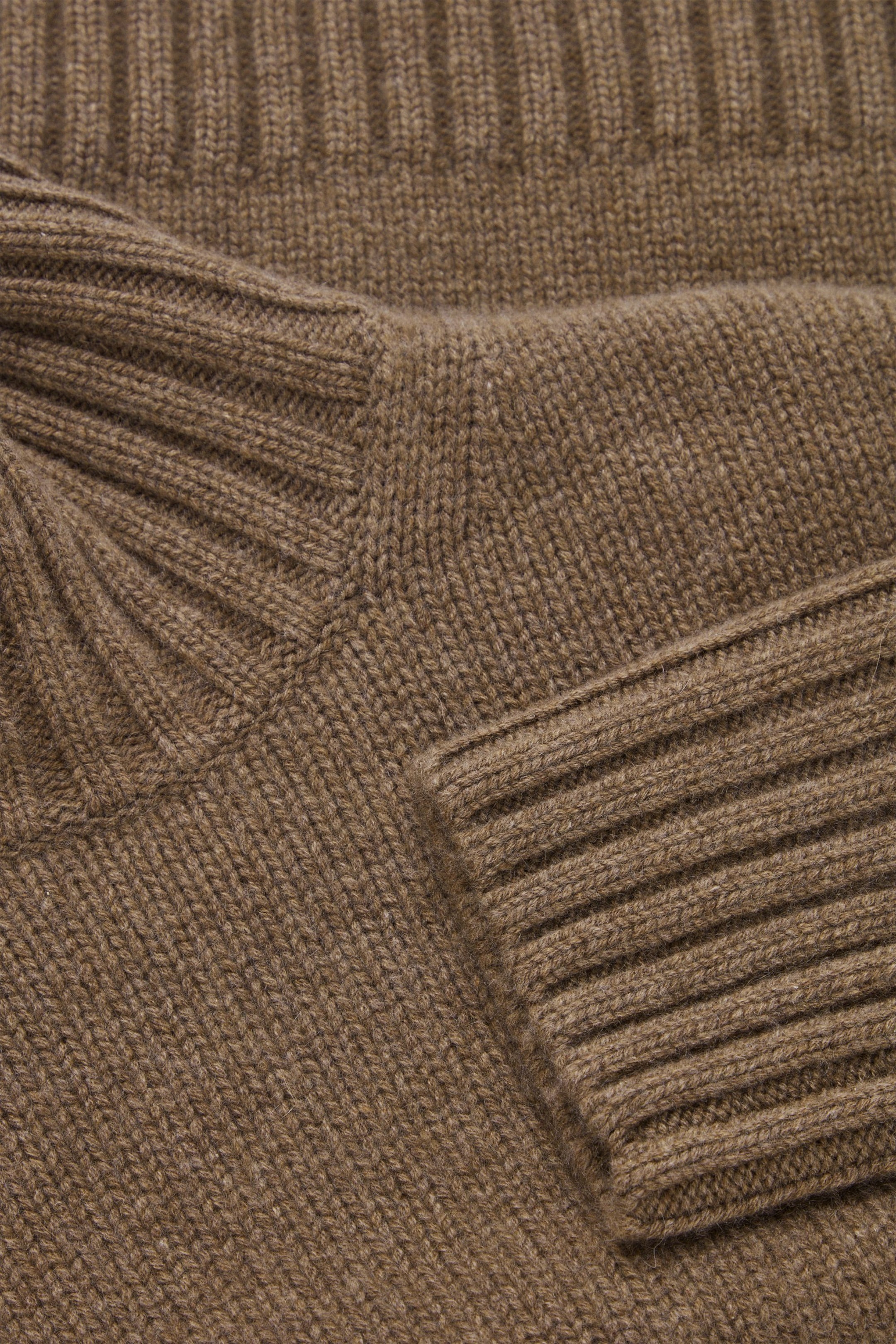 StillMedia/DescriptiveDetail