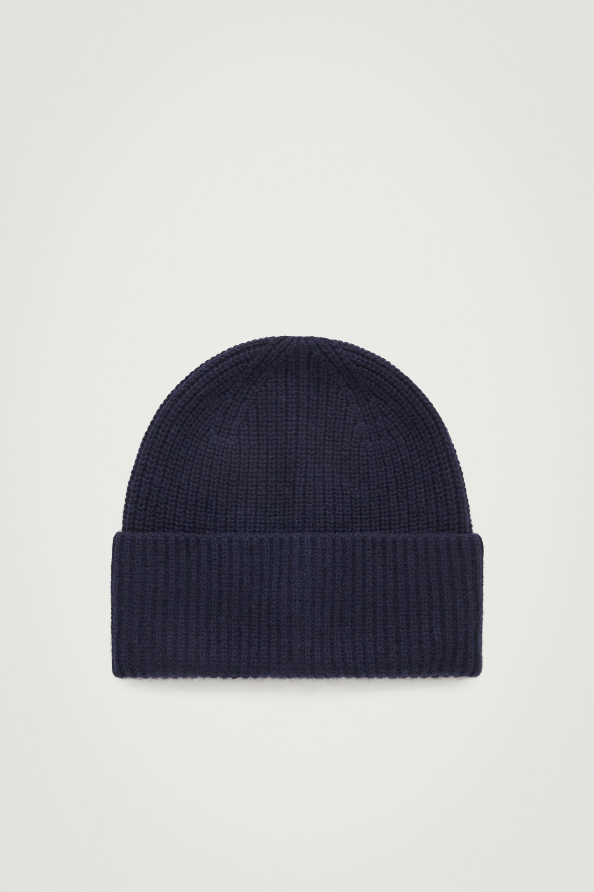 RIBBED WOOL AND CASHMERE BEANIE - NAVY | COS