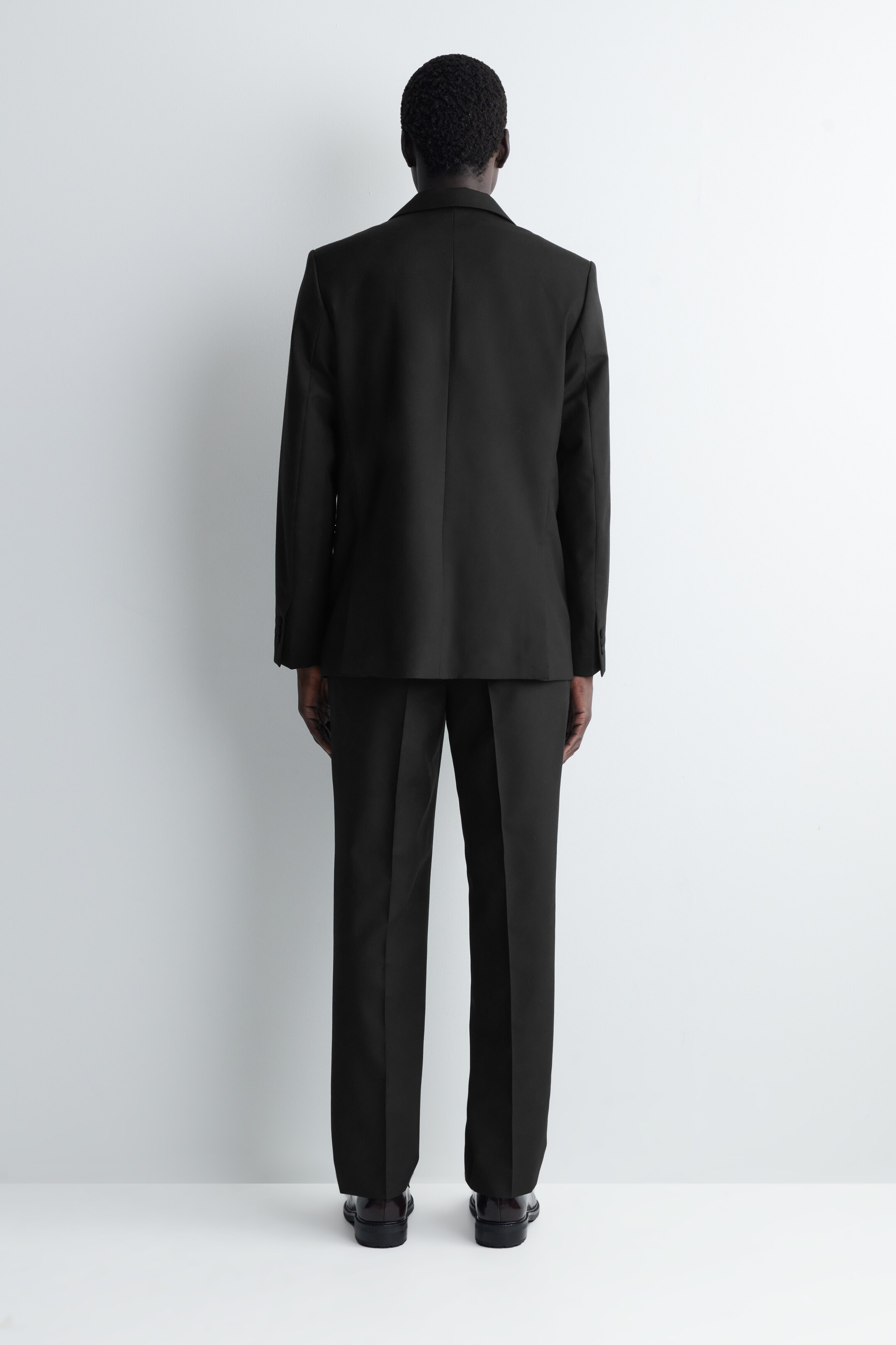 Vezi imaginea mai mare: PANTALONI CONICI DIN LÂNĂ CU BETELIE TIP CUMMERBUND - NEGRU - BĂRBAŢI | H&M RO 4