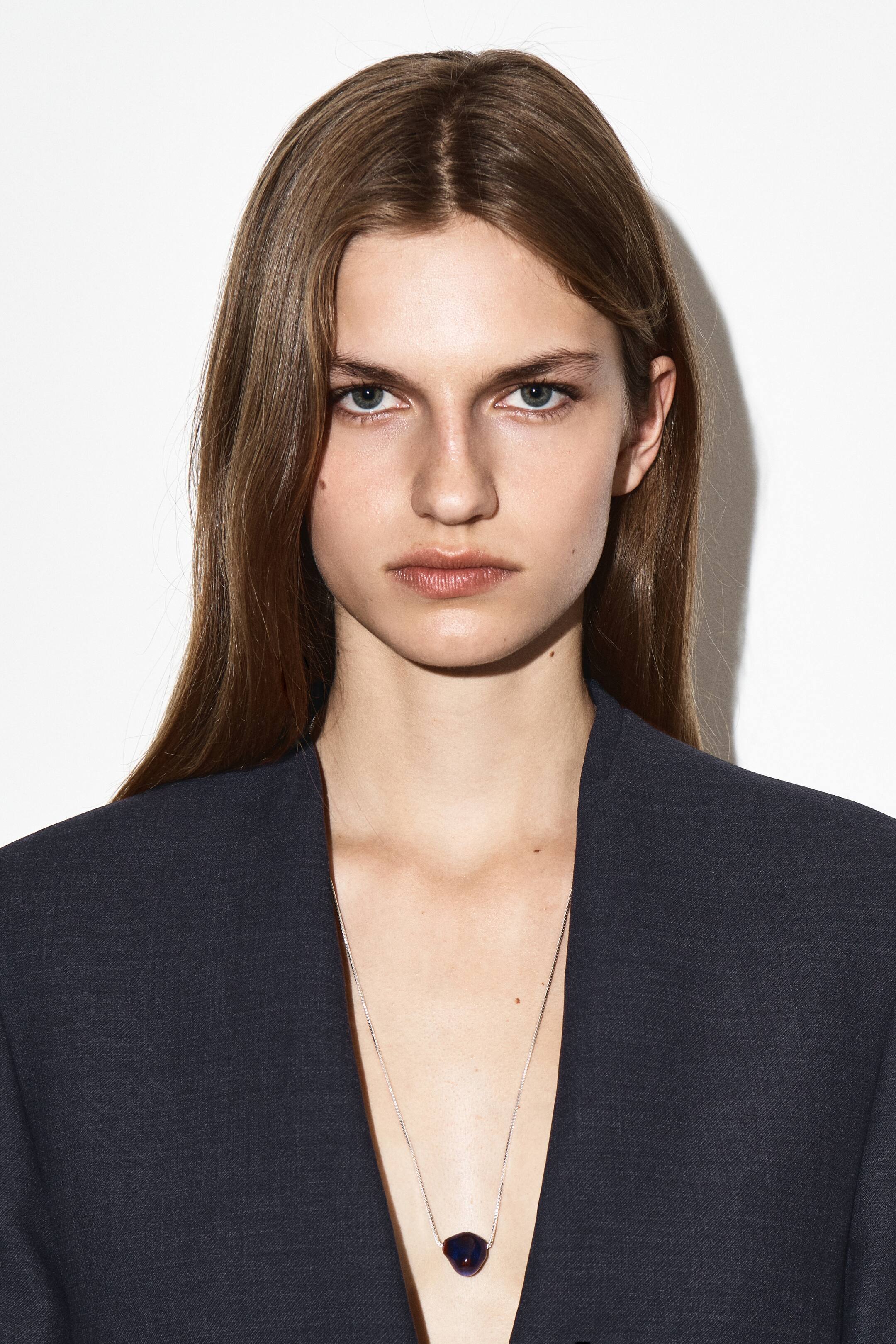 Agrandir l'image: SAUTOIR À PENDENTIF EN CÉRAMIQUE - ARGENTÉ / BLEU - FEMME | H&M FR 1