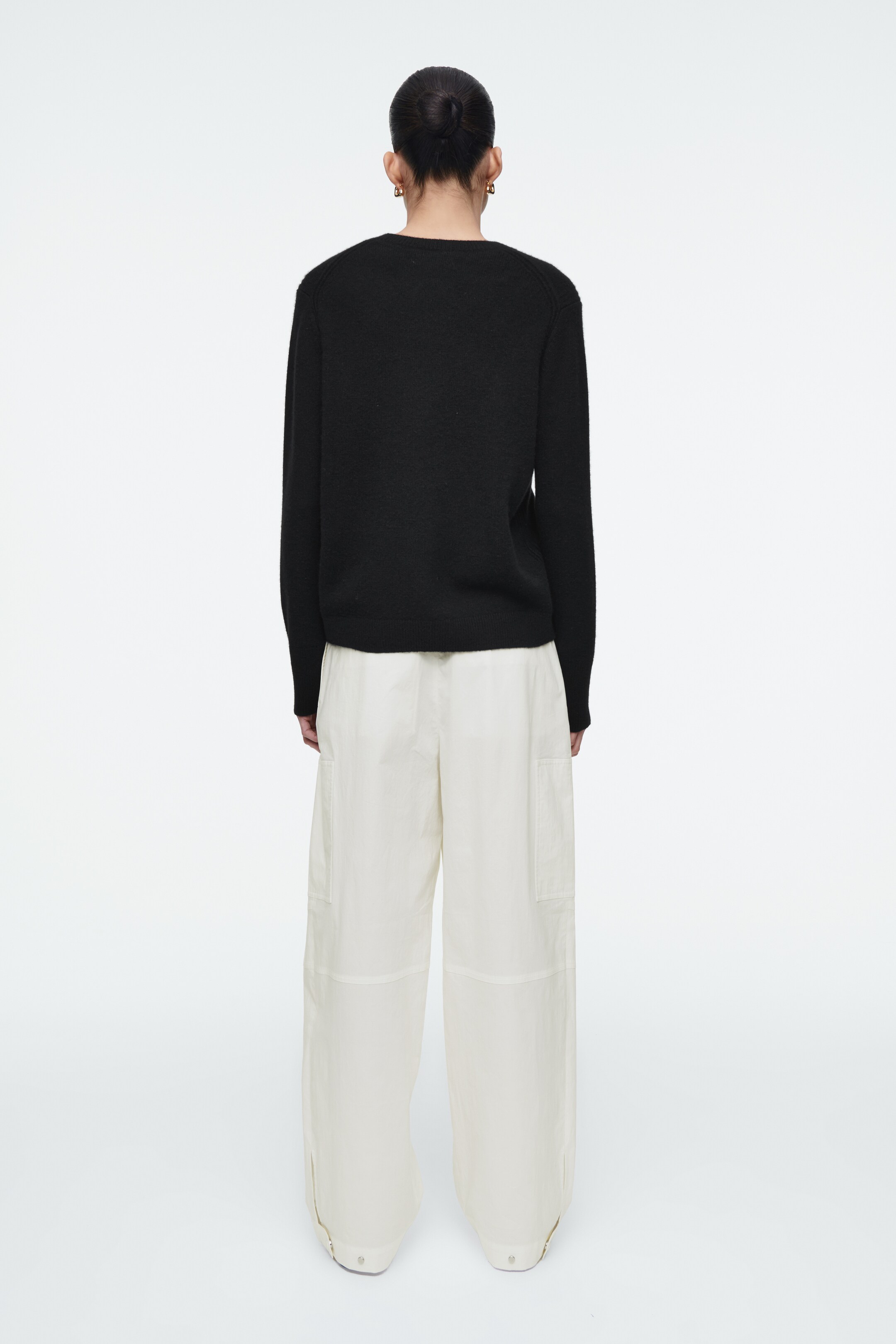 Visualizza immagine più grande: PANTALONI CARGO IN STILE UTILITY CON TAGLIO BARREL - BIANCO SPORCO - DONNA | H&M IT 4