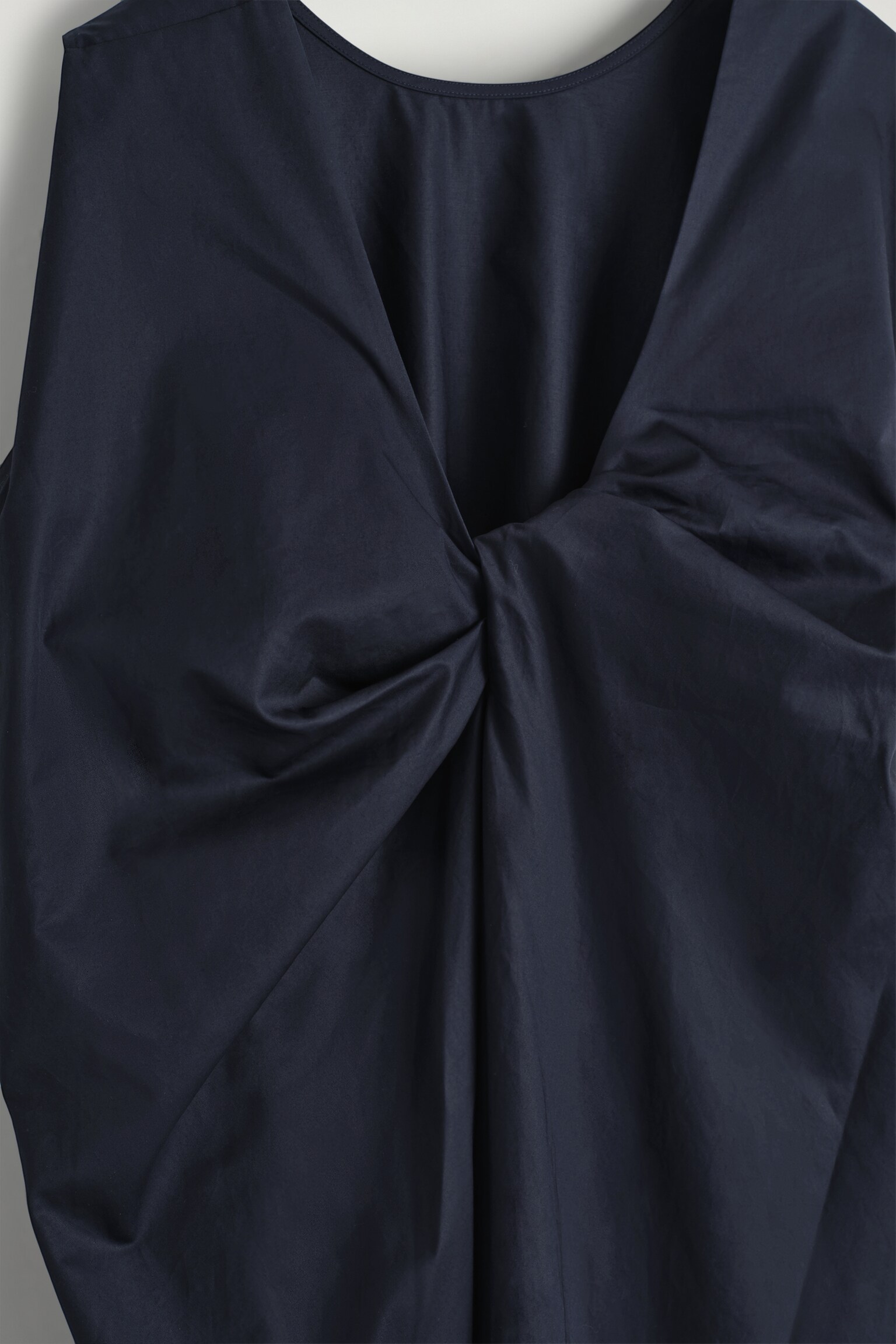 ROBE MIDI À DOS TORSADÉ EN COTON - BLEU MARINE - 4