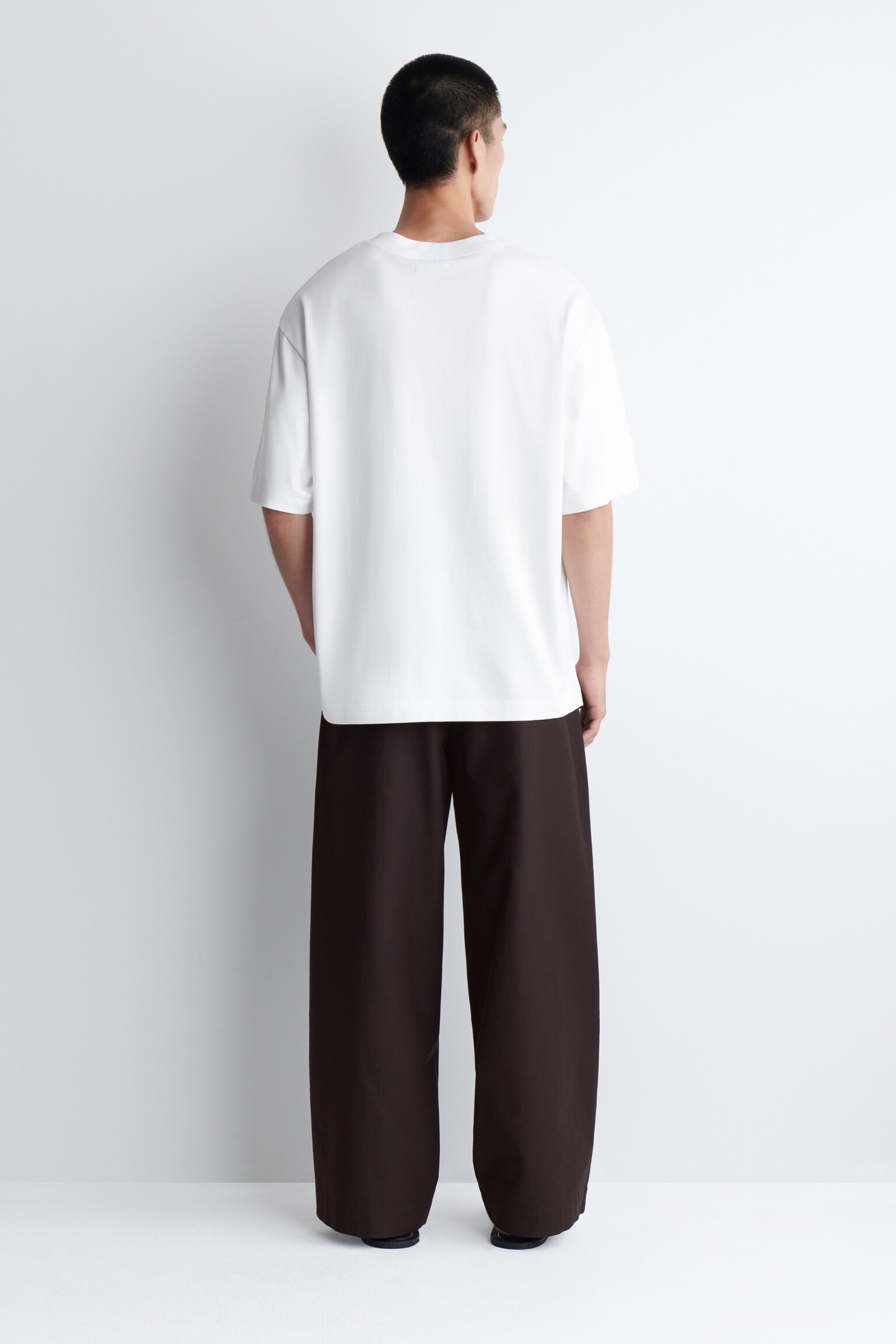 GEWICHTIGES OVERSIZED-T-SHIRT AUS BAUMWOLLE - WEISS/SCHWARZ - 5