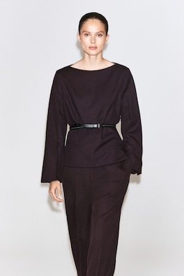 TAILORED WOOL BOAT-NECK TOP — UMBER 1