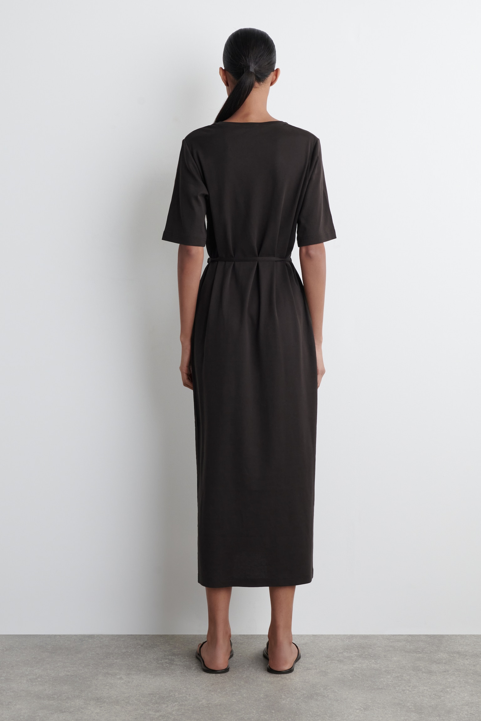 BELTED MIDI T-SHIRT DRESS - DARK BROWN/NAVY - 3
