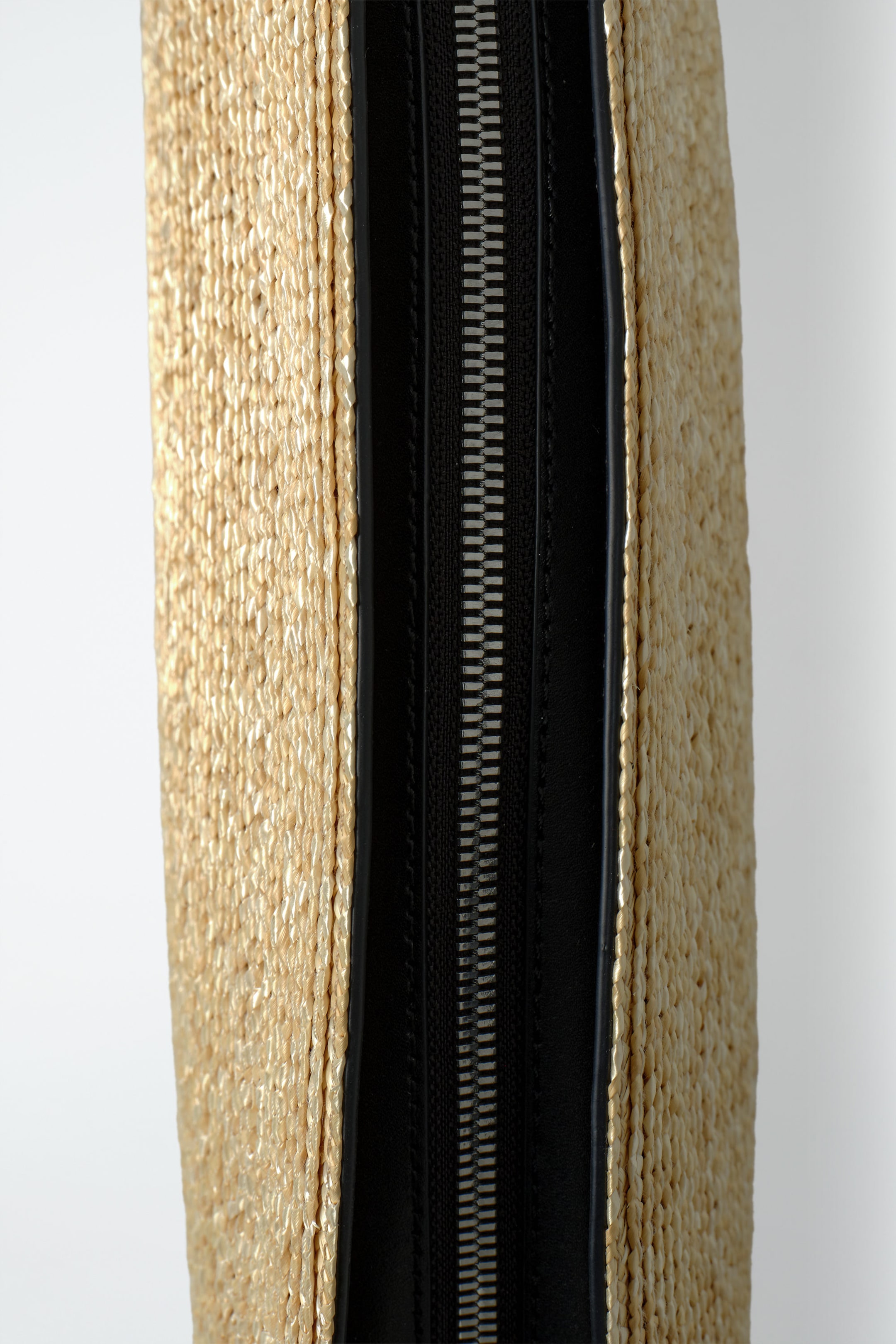 OVERSIZED SOLEIL CLUTCH BAG - STRAW