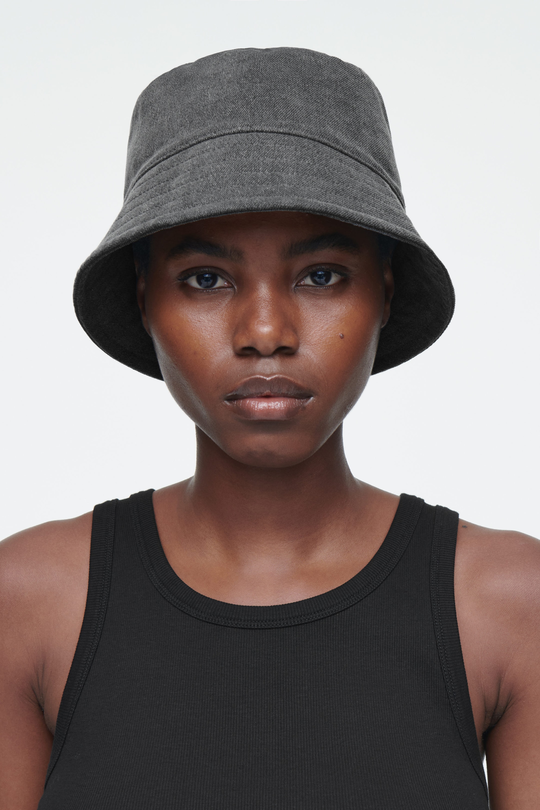 DENIM BUCKET HAT