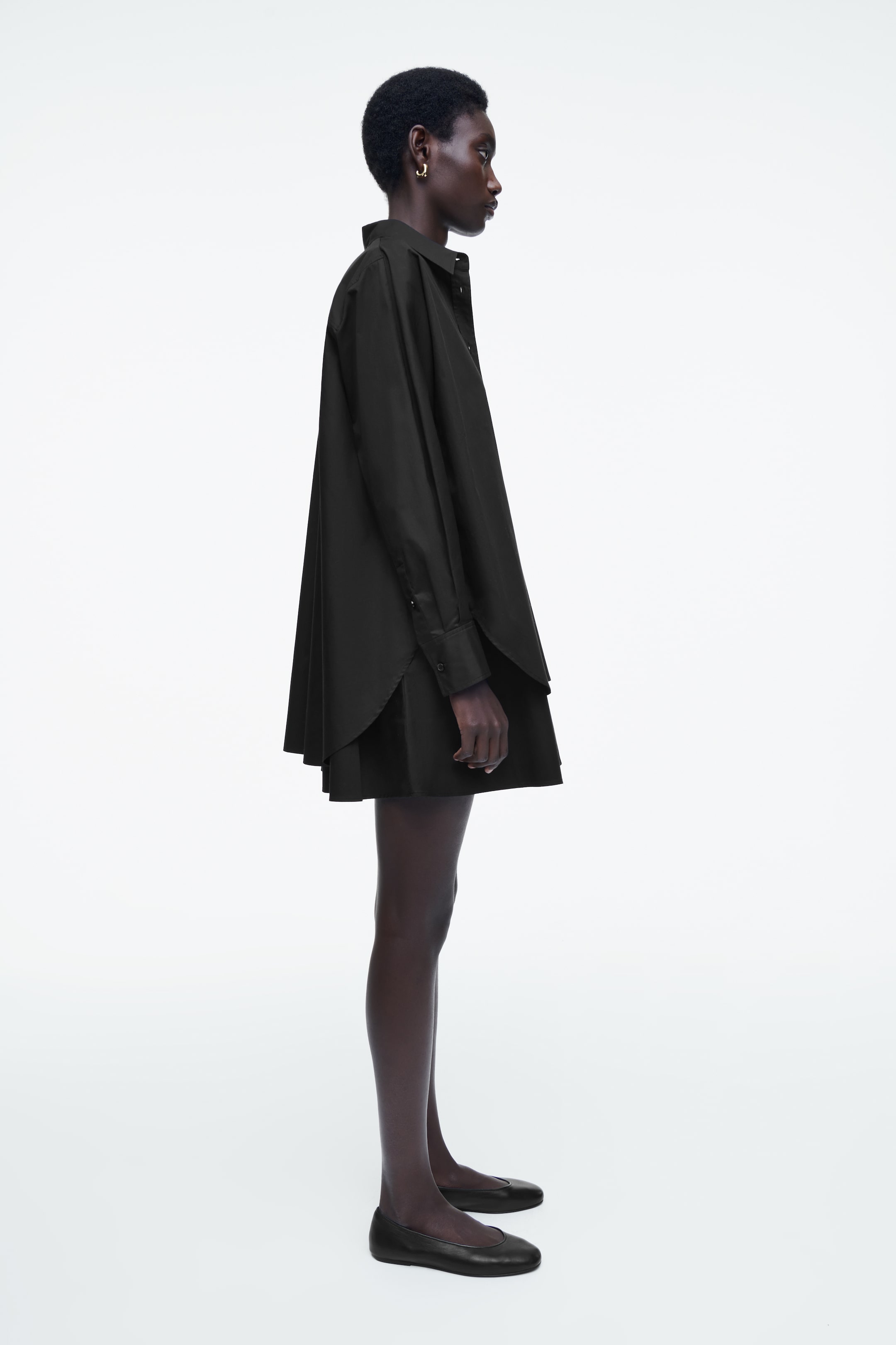 Ingrandisci l'immagine: LAYERED TRAPEZE SHIRT DRESS - BLACK - DONNA | H&M CH 4