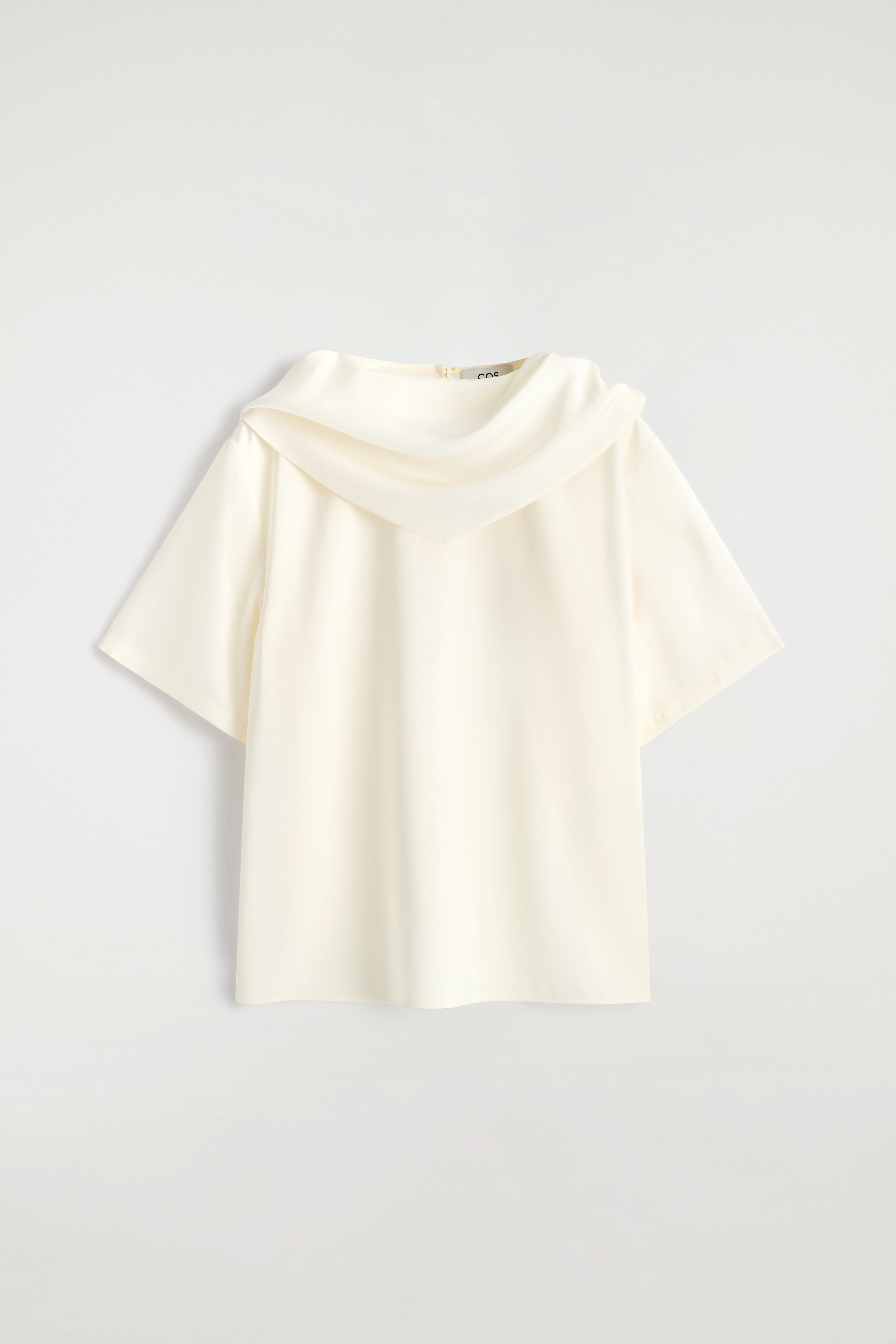 TOP S DETAILOM ŠÁLU - SLONOVINOVÁ