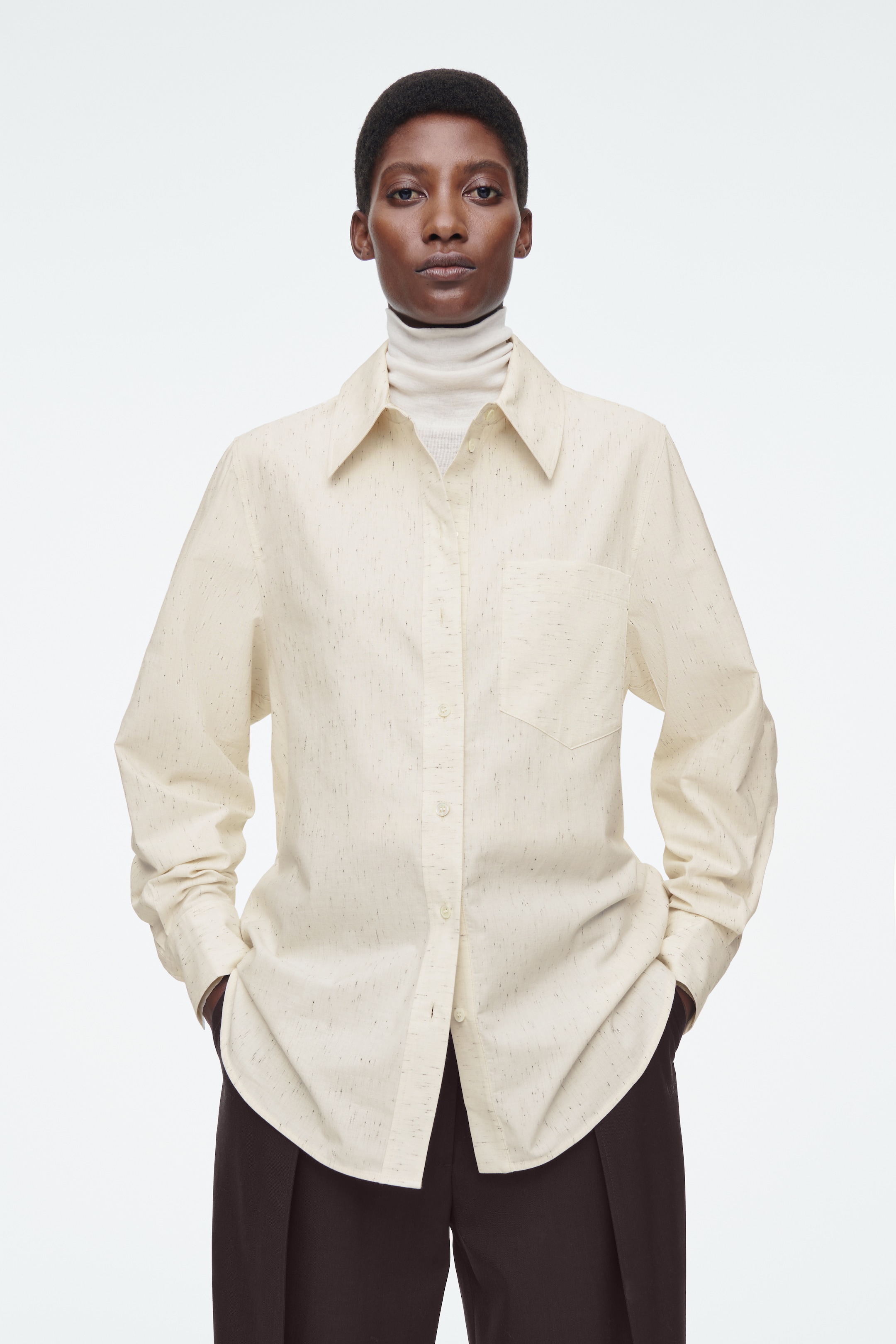 Grösseres Bild ansehen: GESPRENKELTES BAUMWOLLHEMD MIT NORMALER PASSFORM - CREME - DAMEN | H&M CH 1