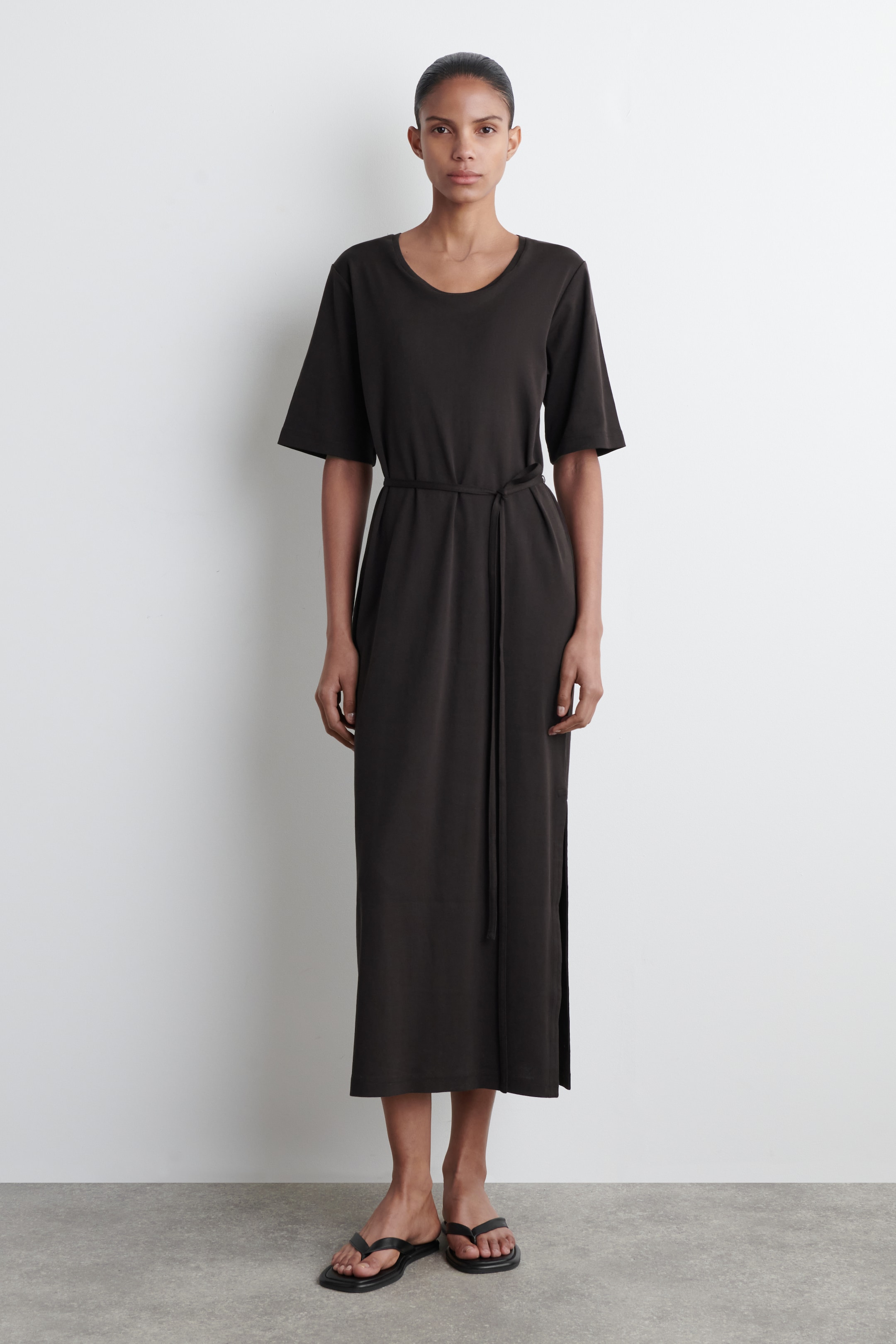Ver imagen más grande: VESTIDO MIDI DE ALGODÓN CON CINTURÓN - MARRÓN OSCURO - MUJER | H&M ES 2