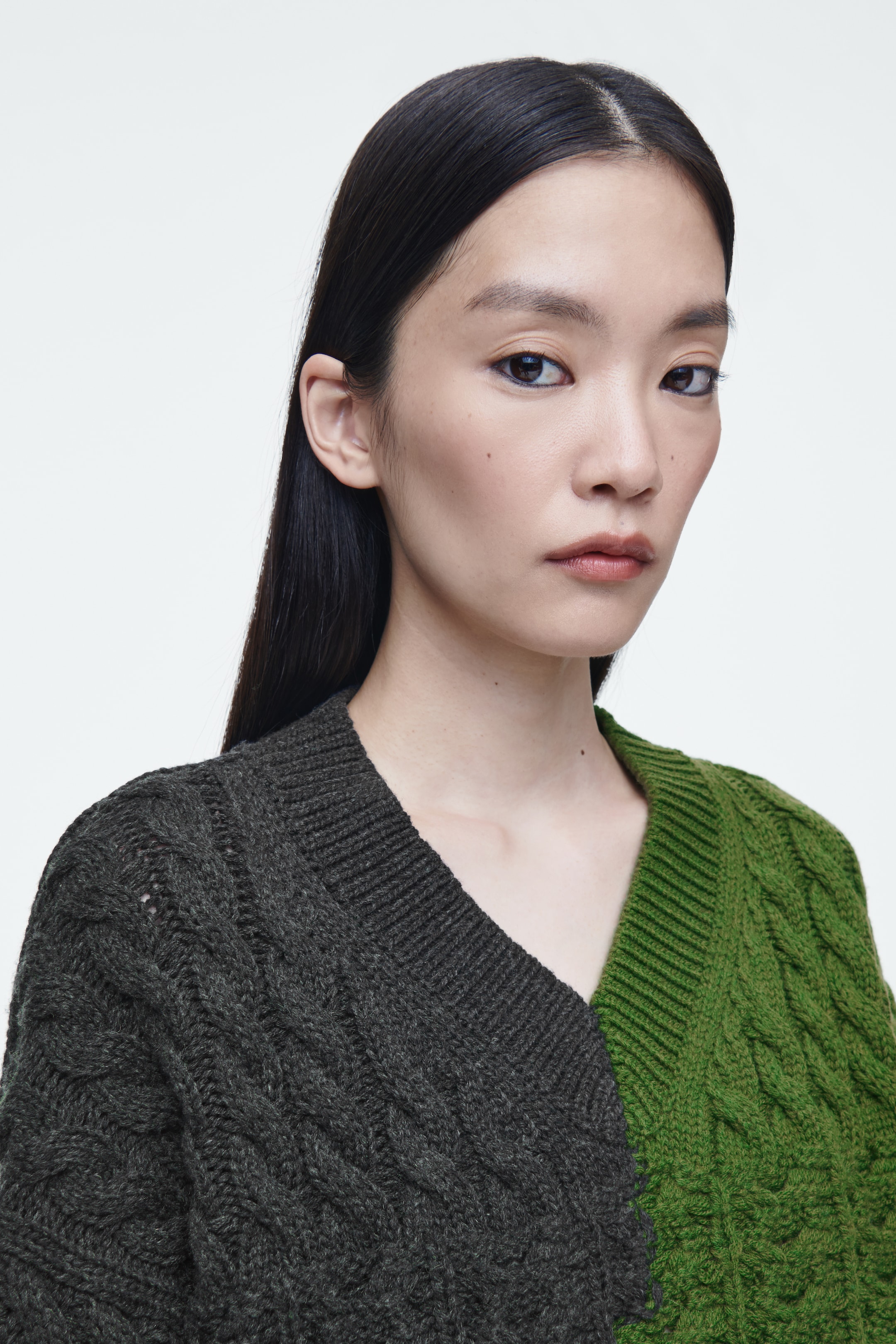 Grotere afbeelding bekijken: Abstract kabelgebreide merinowollen trui - CHARCOAL / GREEN - DAMES | H&M BE 5