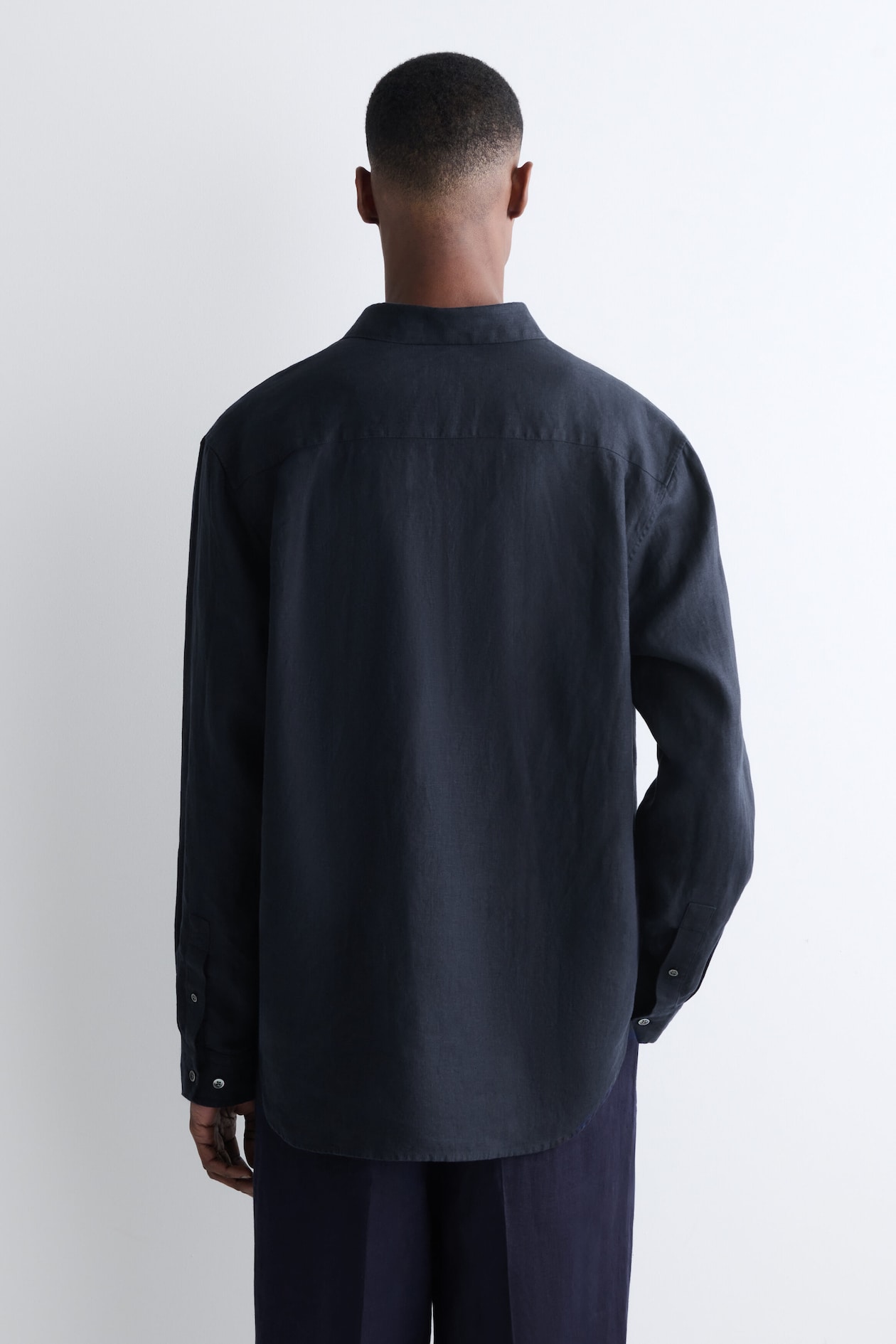 RELAXED LINEN SHIRT — NAVY