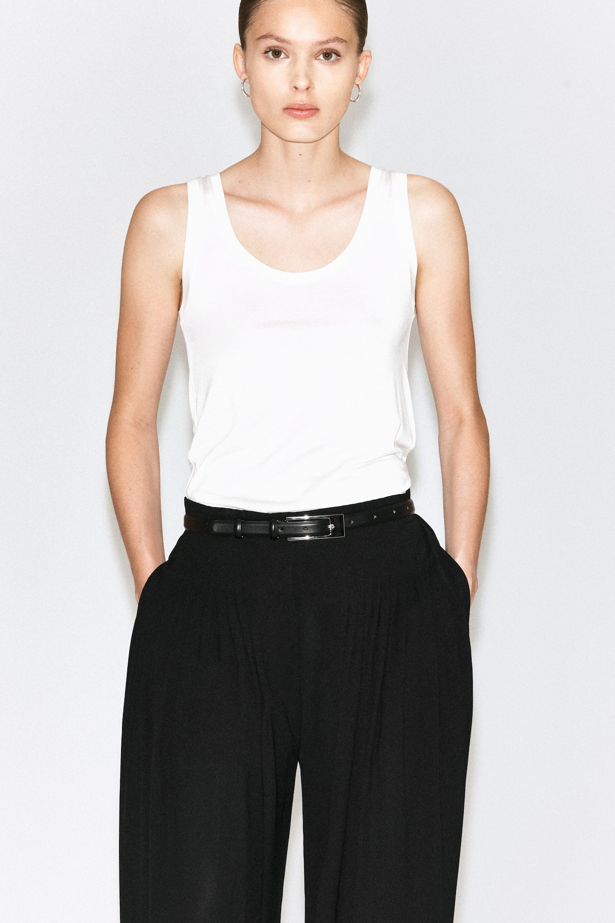 PLEATED CREPE BALLOON PANTS — BLACK