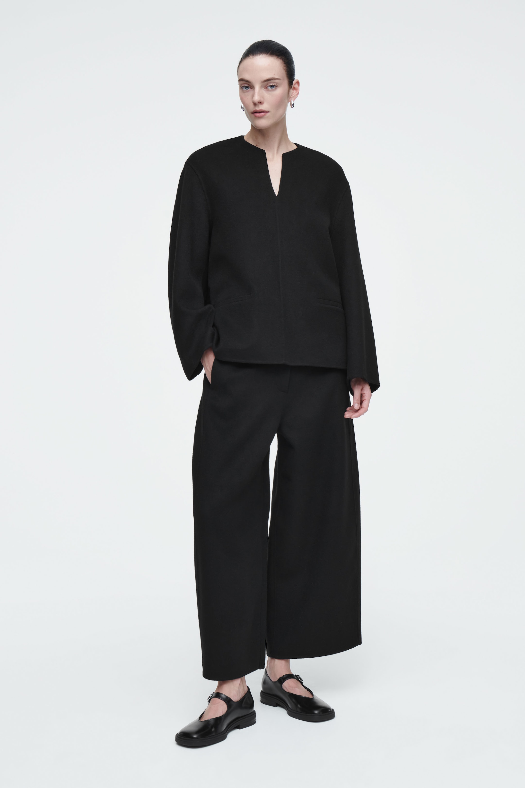 DOUBLE-FACED WOOL BARREL-LEG PANTS