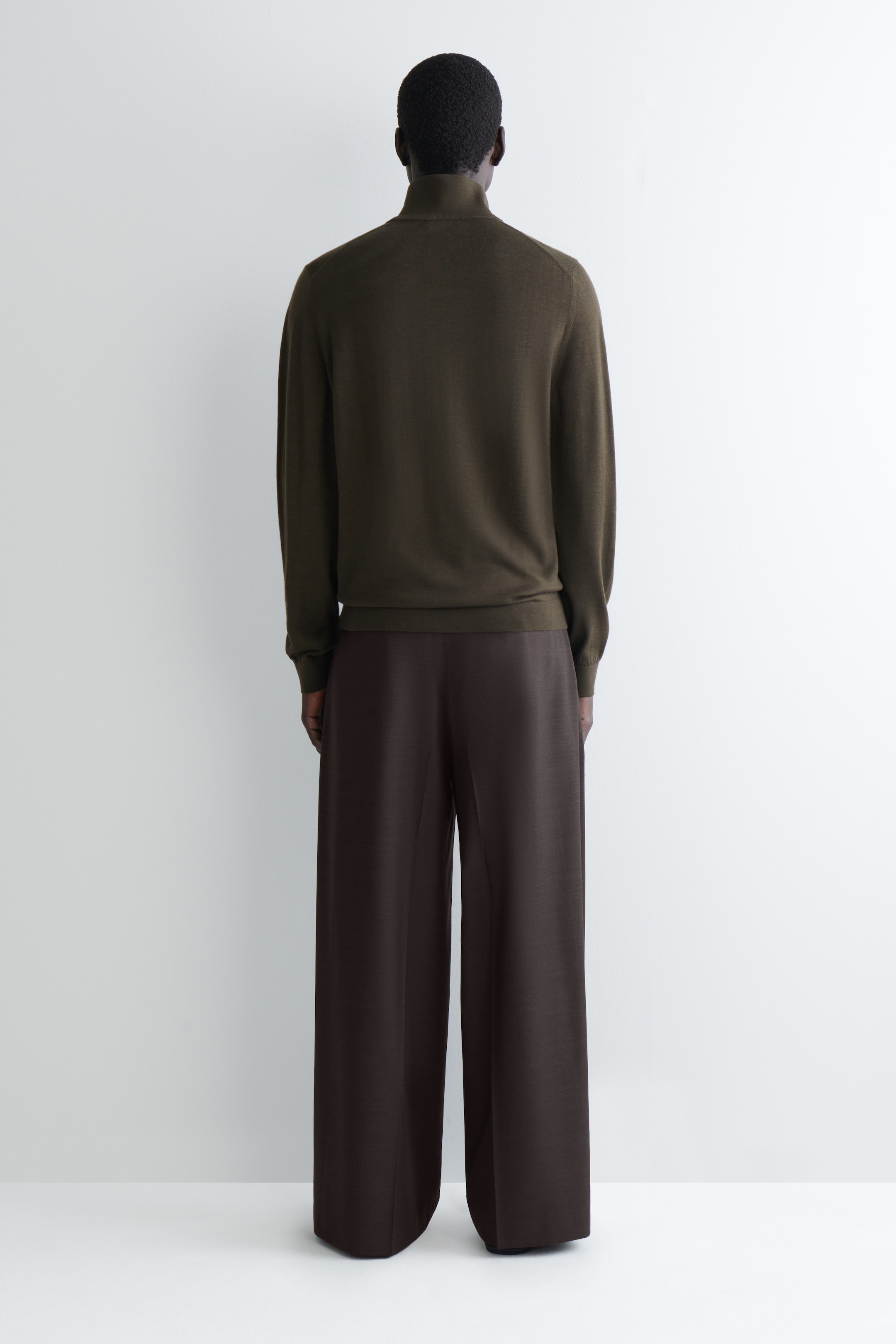 Visualizza immagine più grande: MAGLIONE IN LANA MERINO CON COLLETTO - MARRONE - UOMO | H&M IT 4