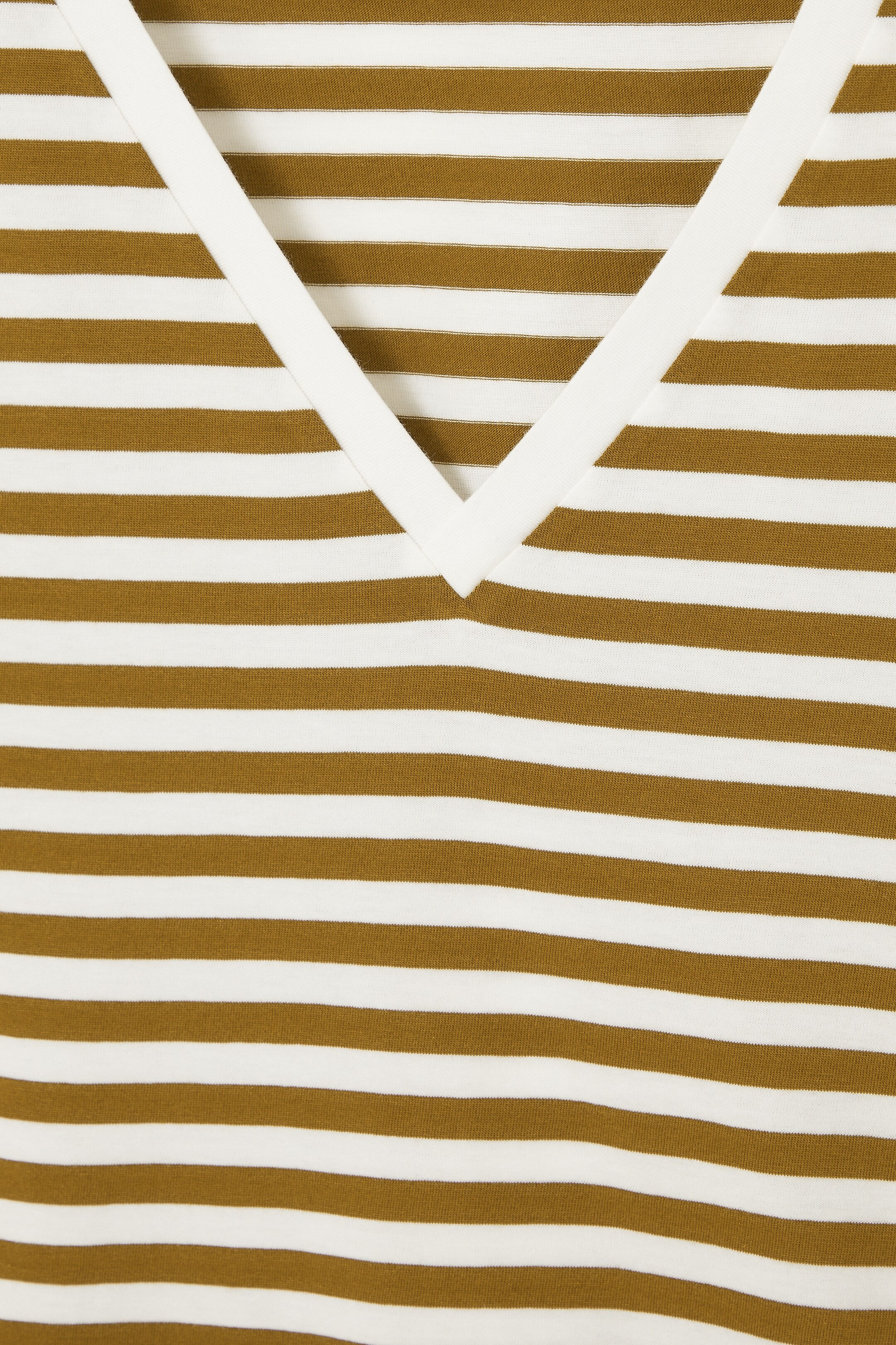 Agrandir l'image: T-SHIRT REGULAR 24/7 À COL EN V - BLANC / BRUN - FEMME | H&M CH 2