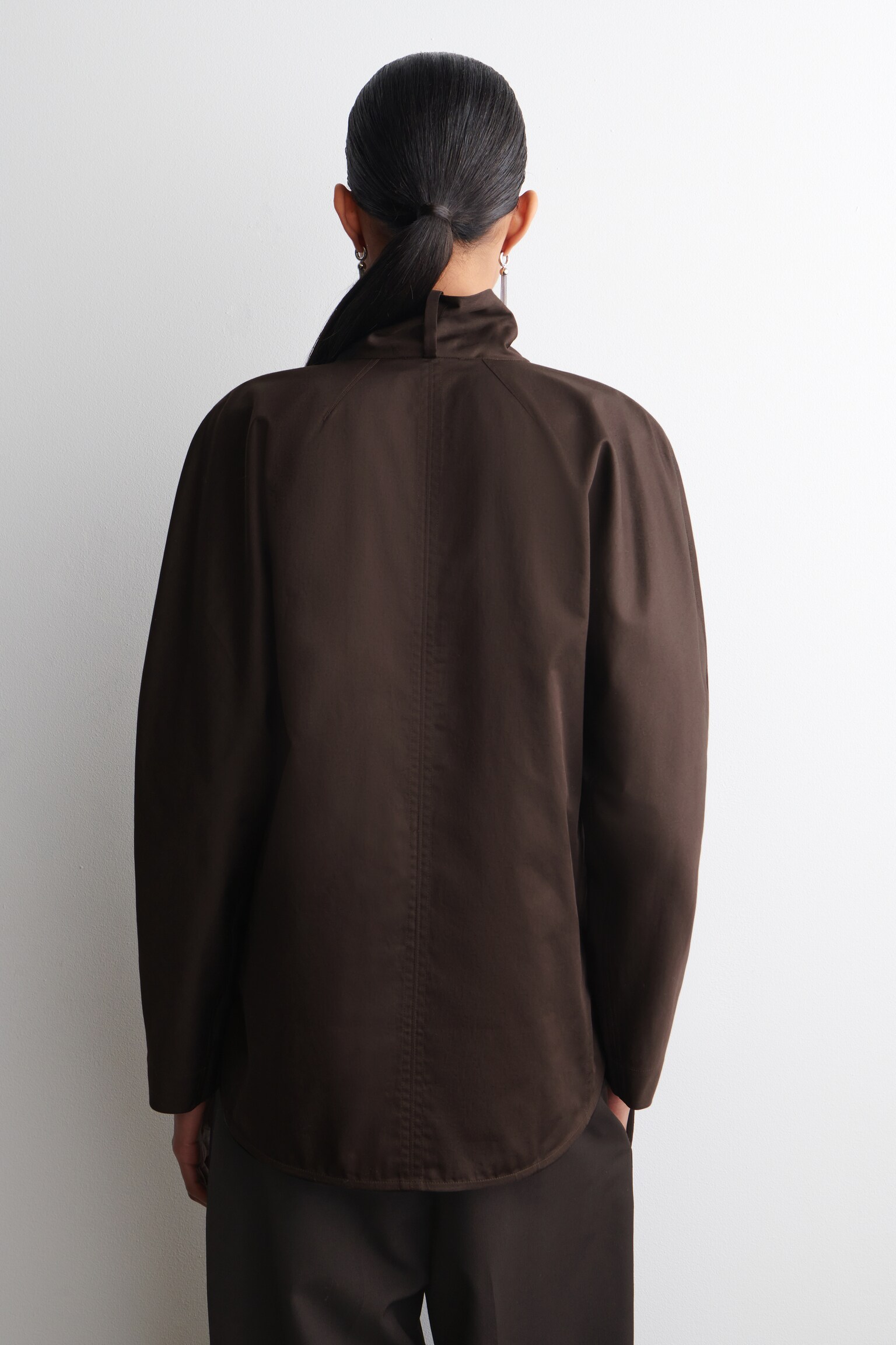 SHAWL-COLLAR COTTON BLOUSE - DARK BROWN/OFF-WHITE - 7
