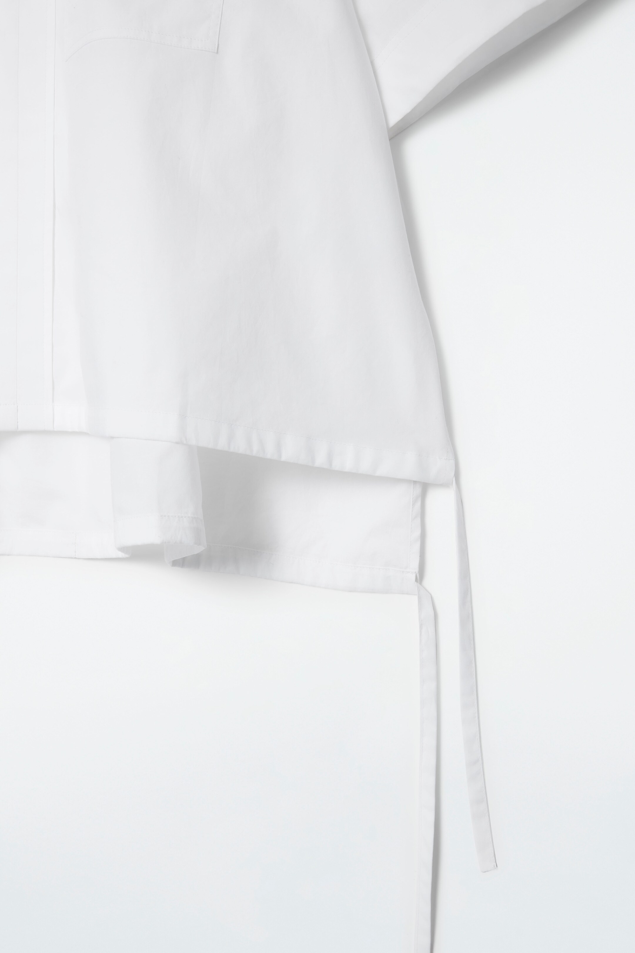 Ingrandisci l'immagine: OPEN-COLLAR DRAWSTRING BLOUSE - WHITE - DONNA | H&M CH 2