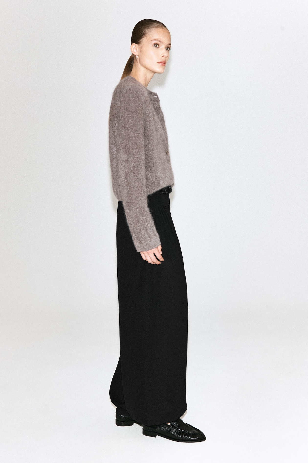 BRUSHED PURE CASHMERE CREW-NECK CARDIGAN — DARK BEIGE